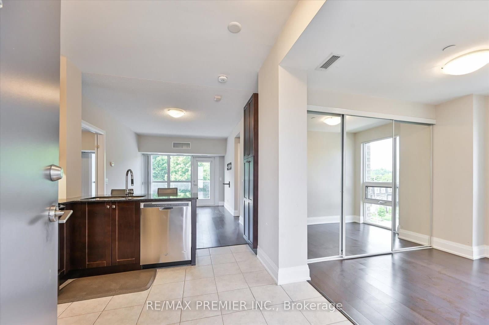 8302 Islington Avenue, Unit 517 thumbnail 4
