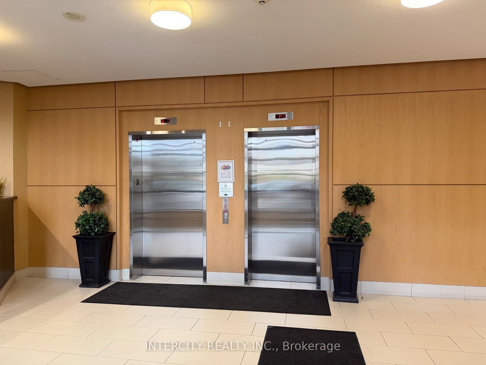 7730 Kipling Avenue, Unit 802 thumbnail 3