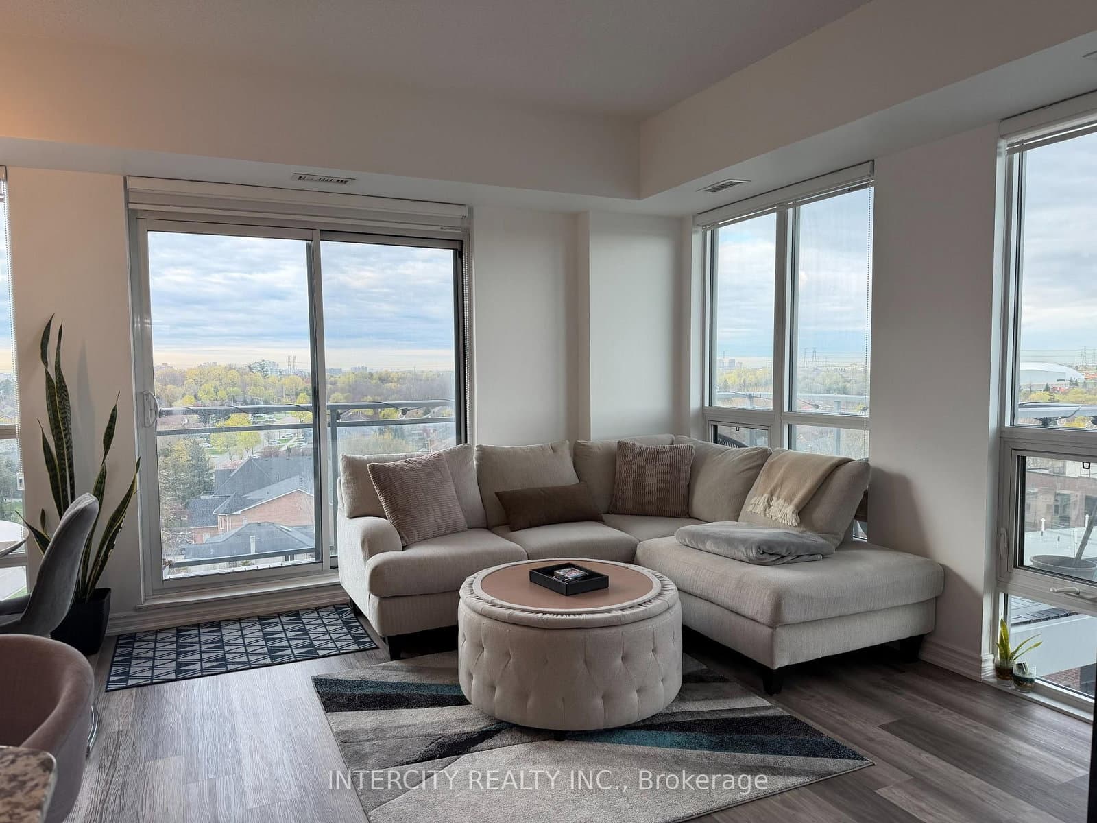 7730 Kipling Avenue, Unit 802 thumbnail 6