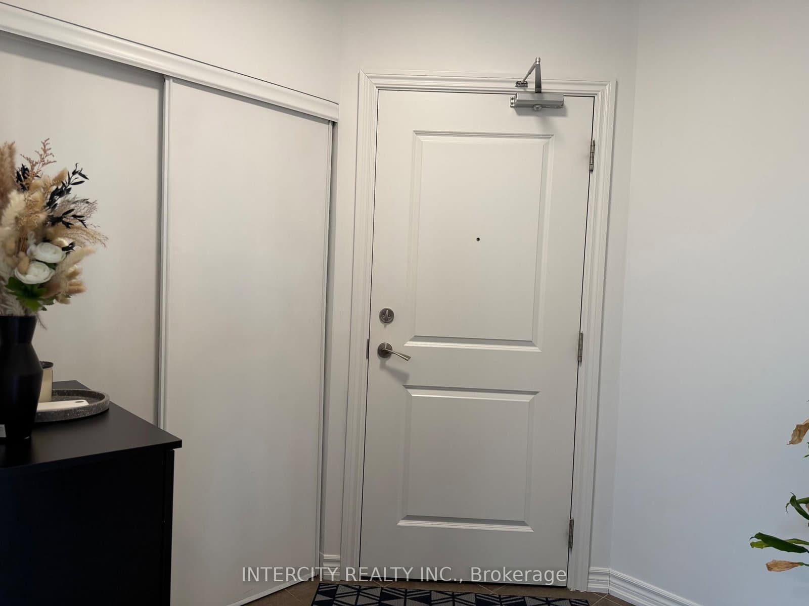 7730 Kipling Avenue, Unit 802 thumbnail 9