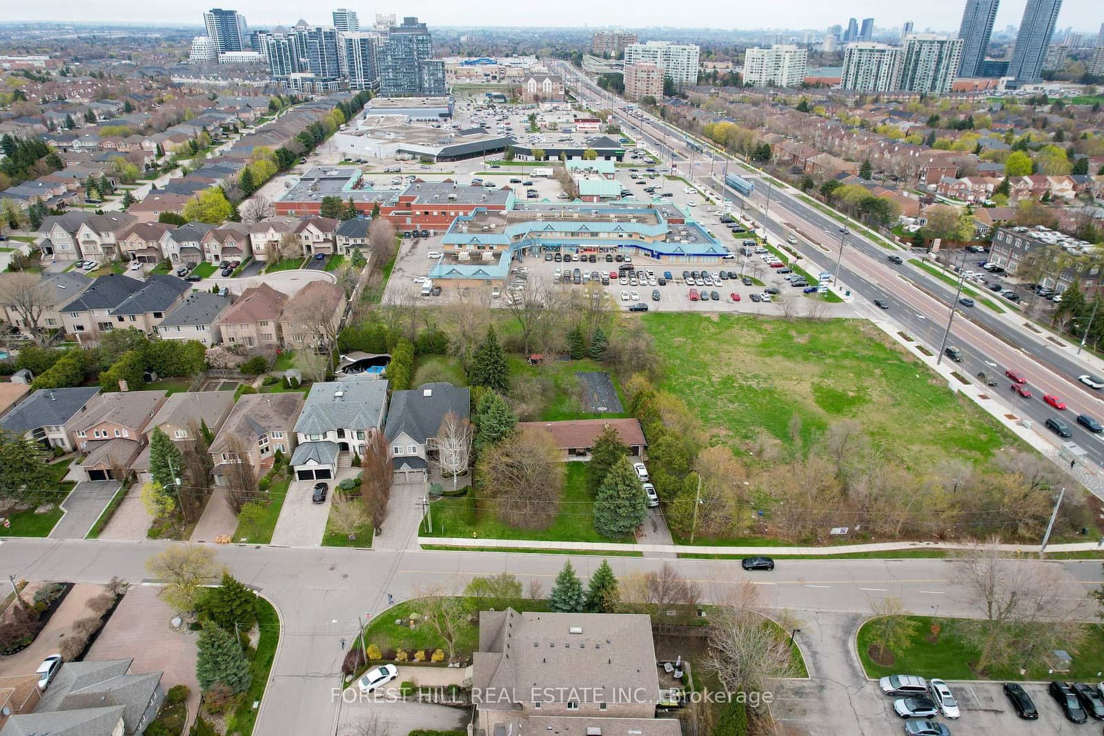 27 Vaughan Boulevard thumbnail 5