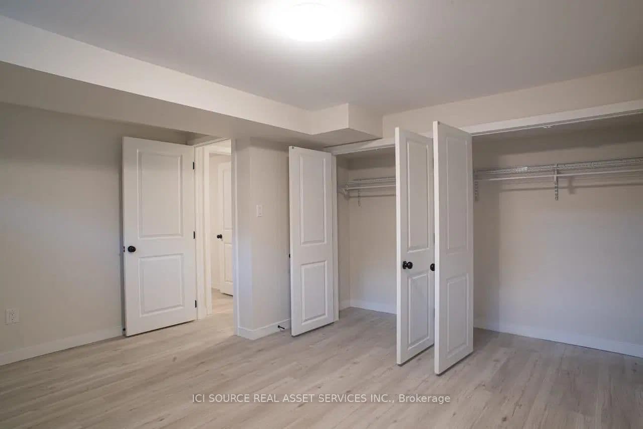 200 John Street W, Unit B thumbnail 4