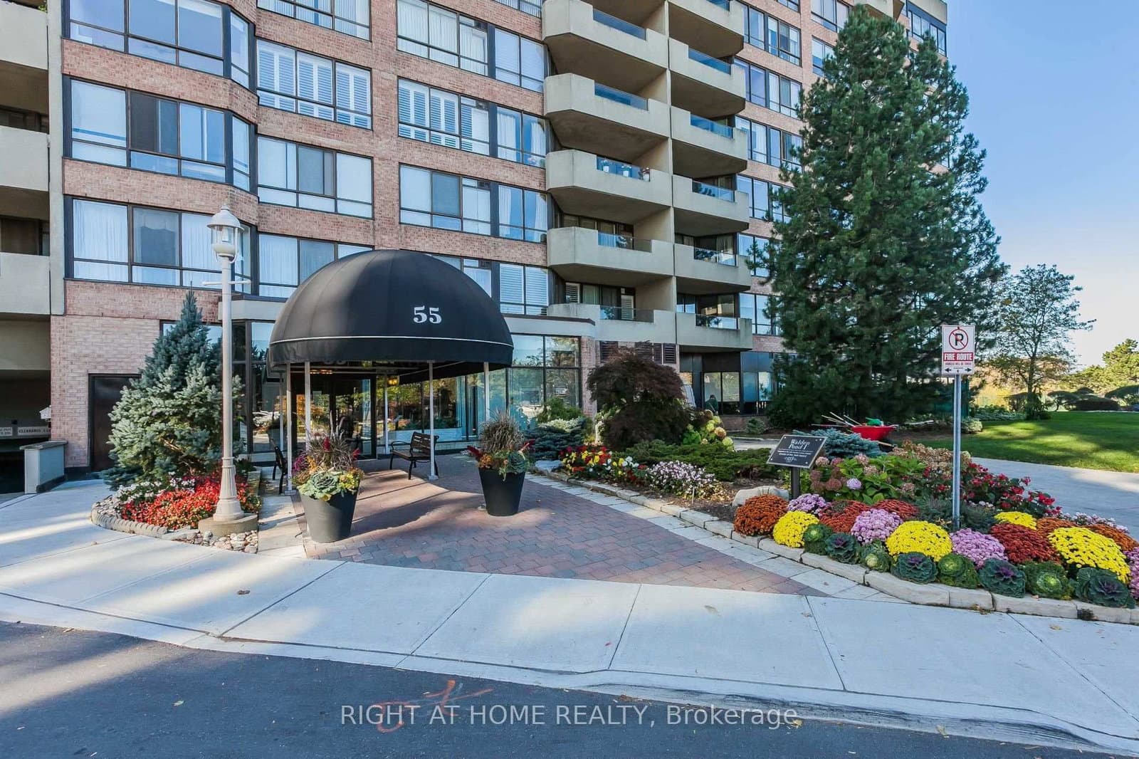 #315 - 55 Austin Drive