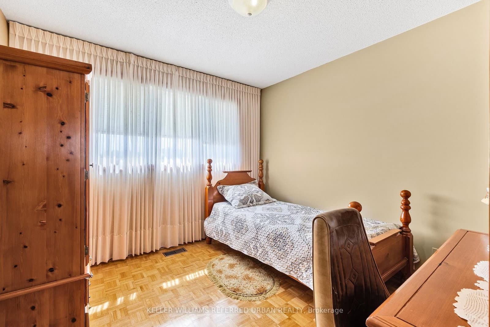 160 Miller Park Avenue thumbnail 15