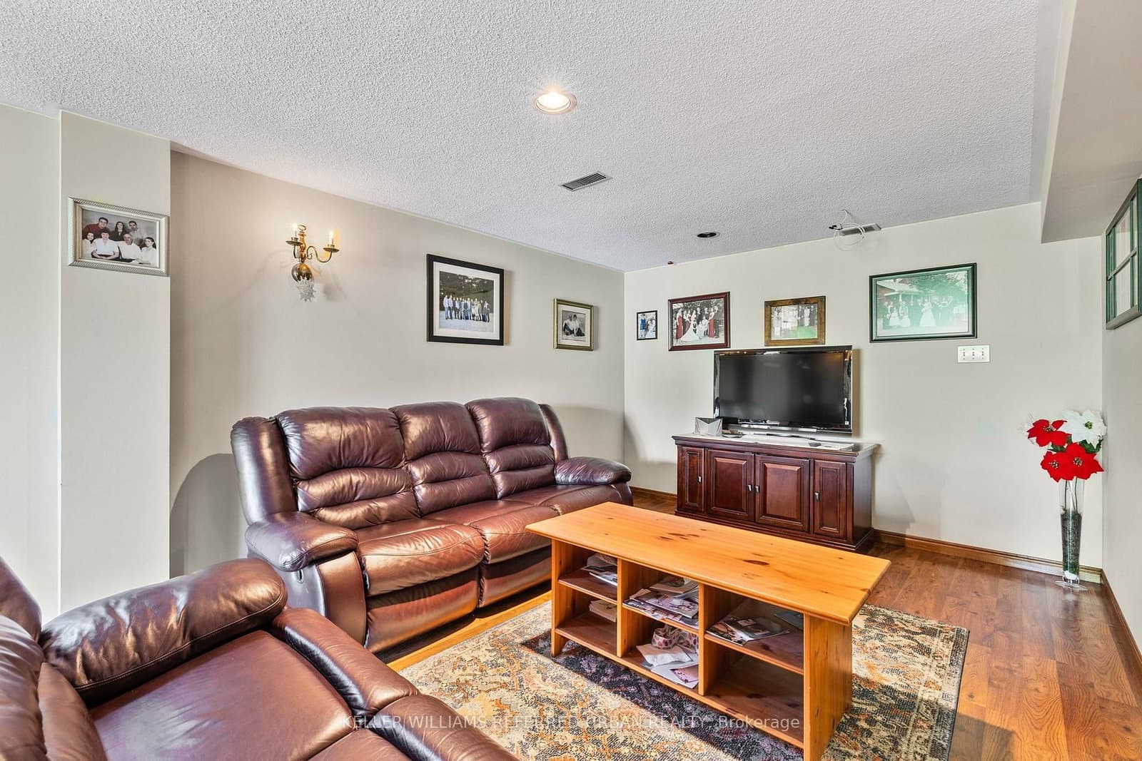 160 Miller Park Avenue thumbnail 21