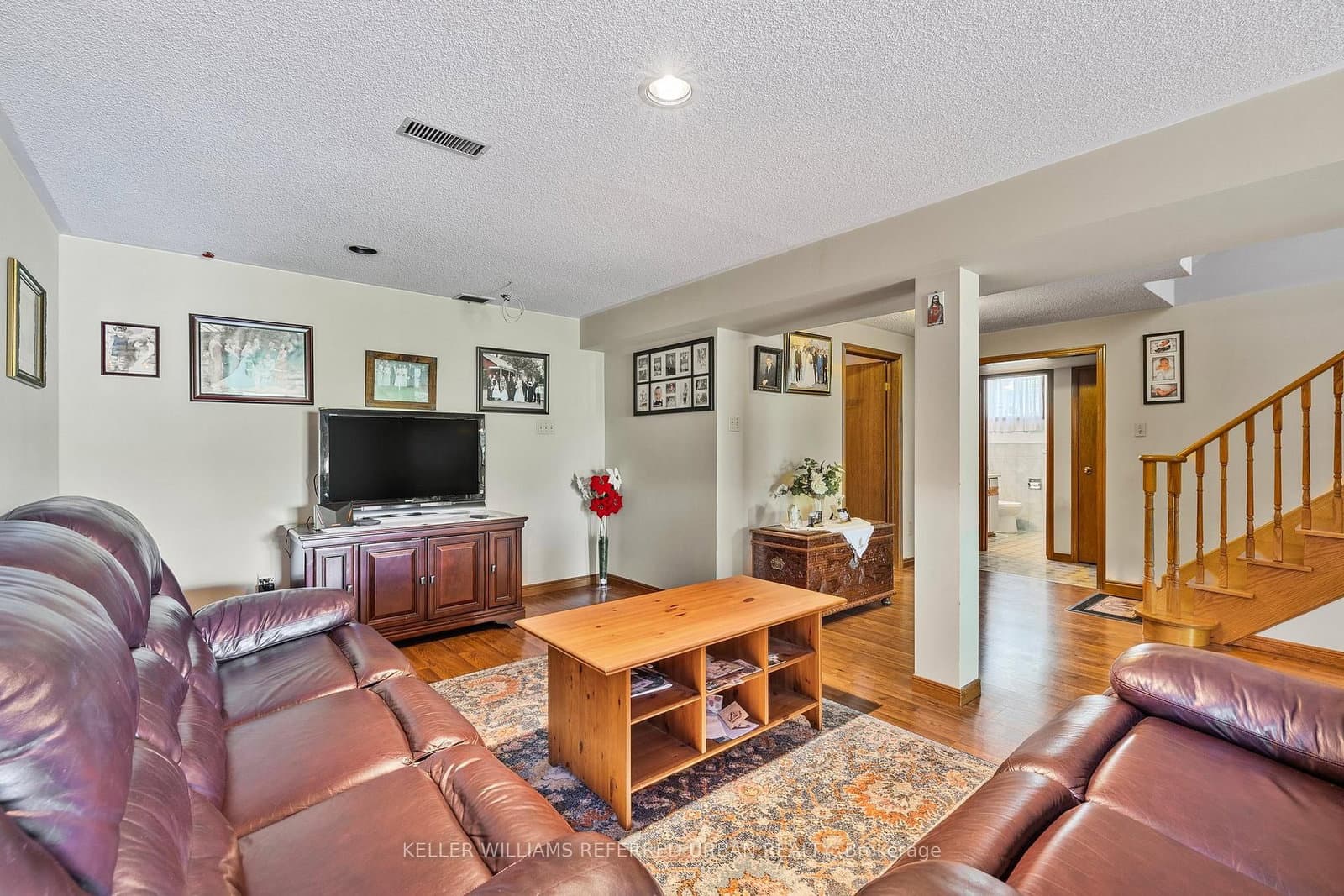 160 Miller Park Avenue thumbnail 22