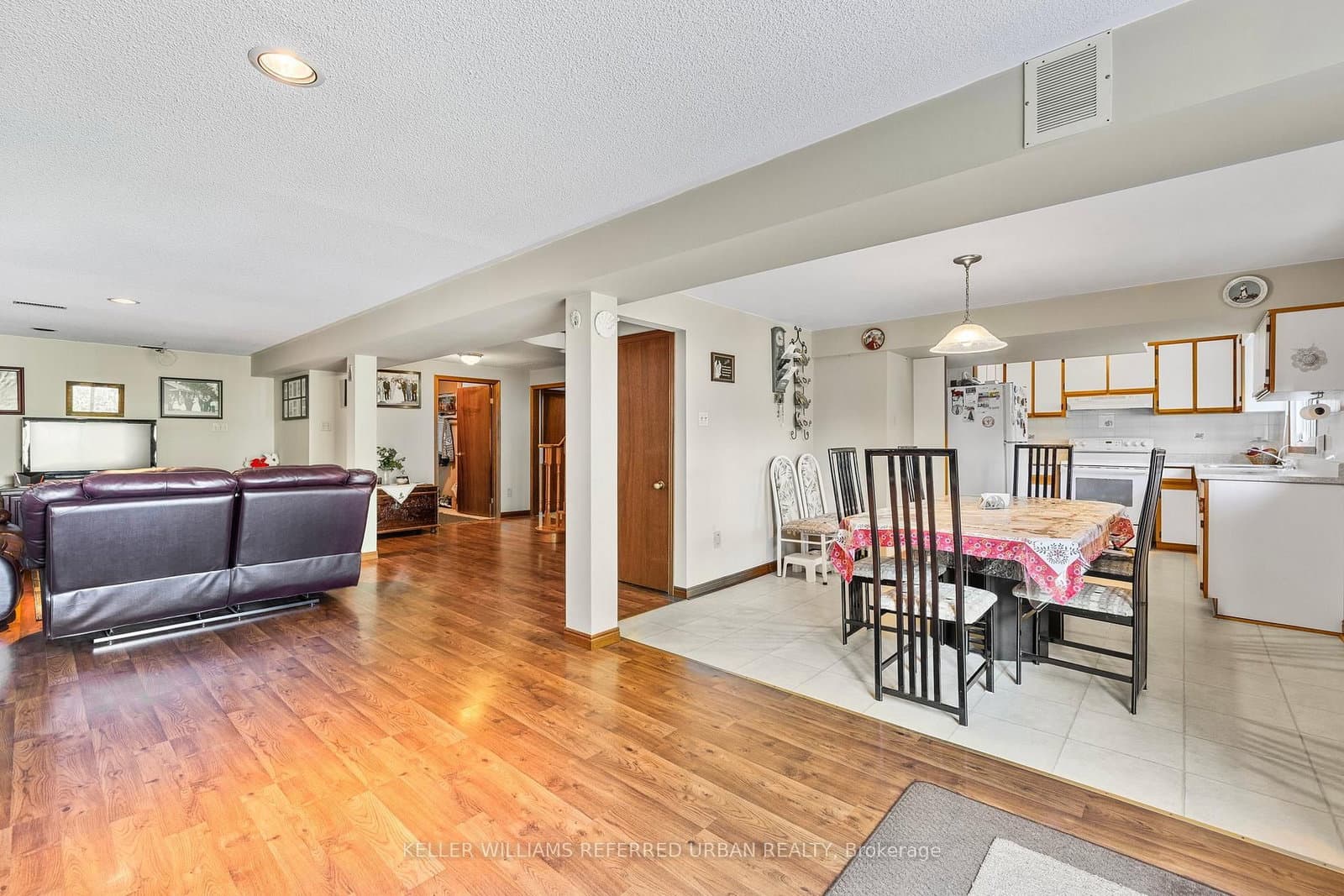 160 Miller Park Avenue thumbnail 25