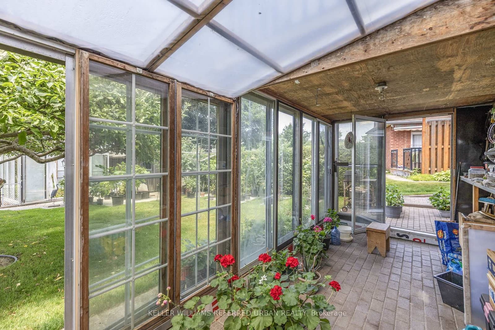 160 Miller Park Avenue thumbnail 31