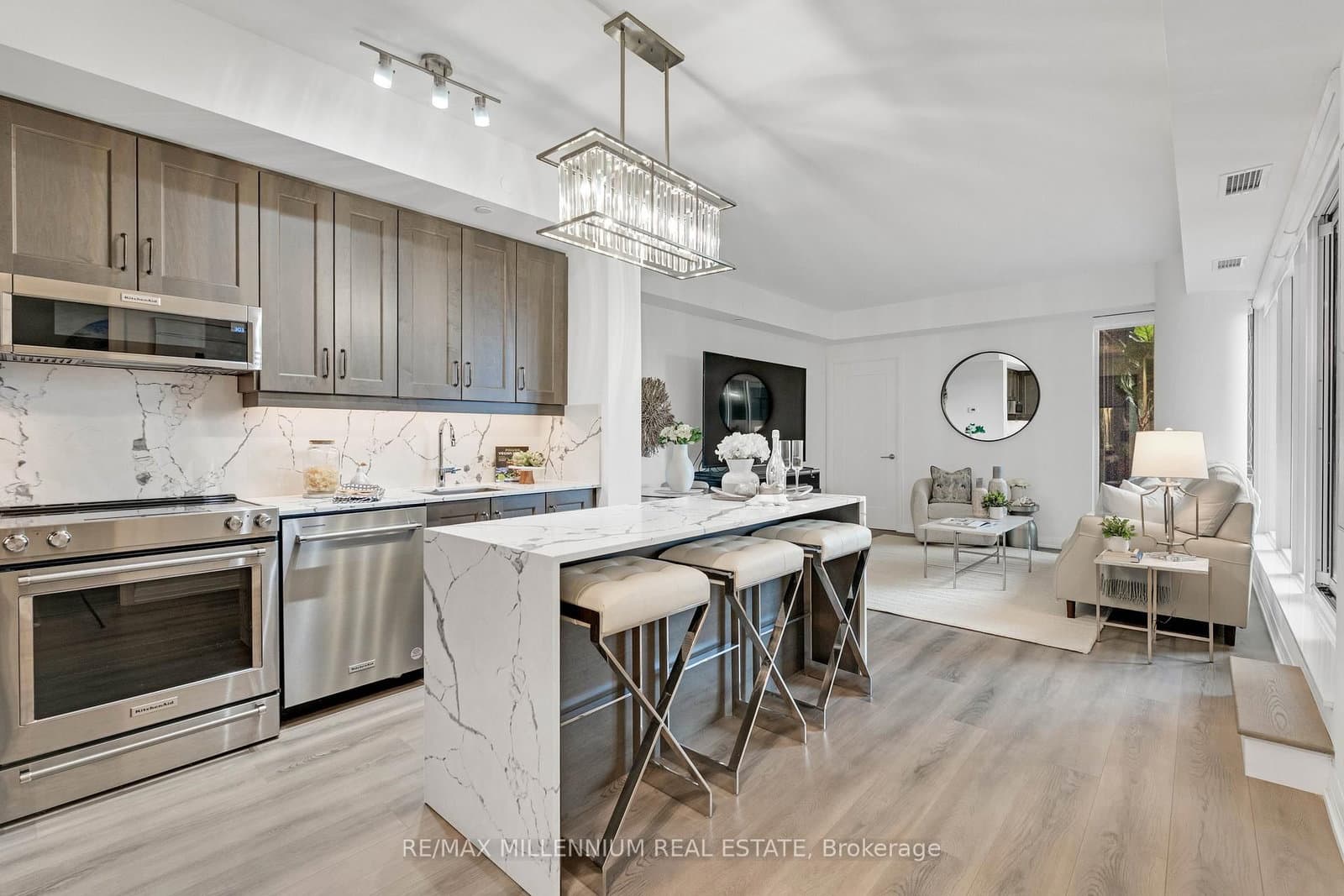 #209 - 9000 Jane Street