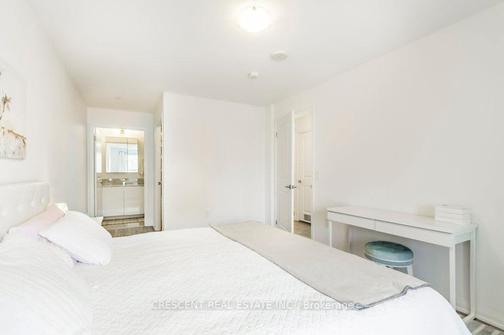 99 Eagle Rock Way, Unit TH101 thumbnail 28