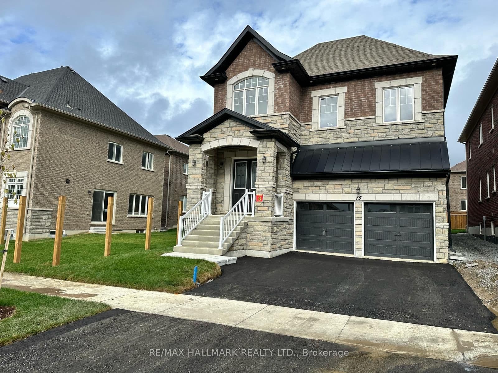 15 Aida Place N - Image 1