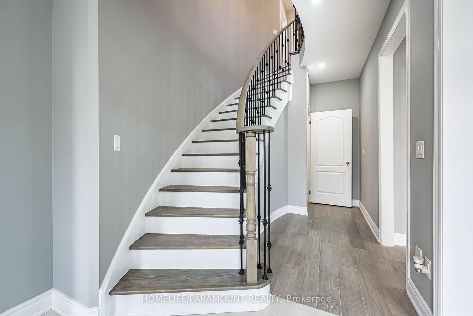 121 Highmark Drive thumbnail 44