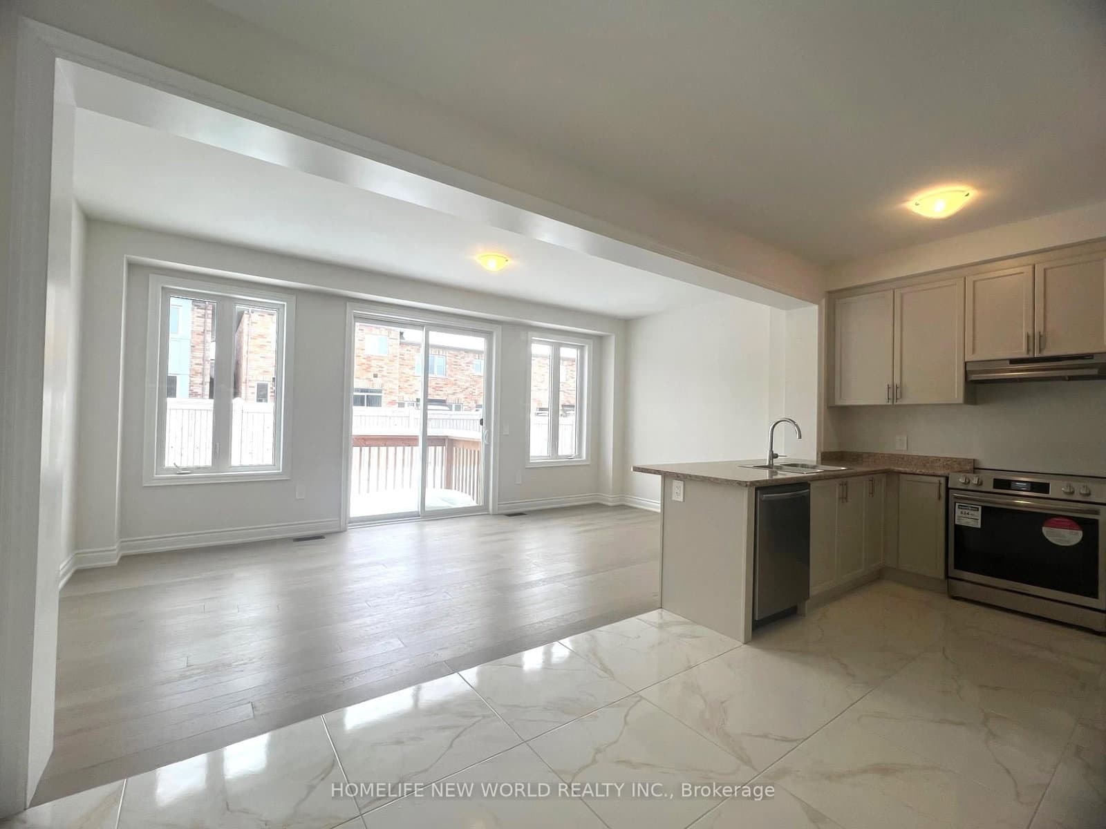 105 Kenneth Rogers Crescent