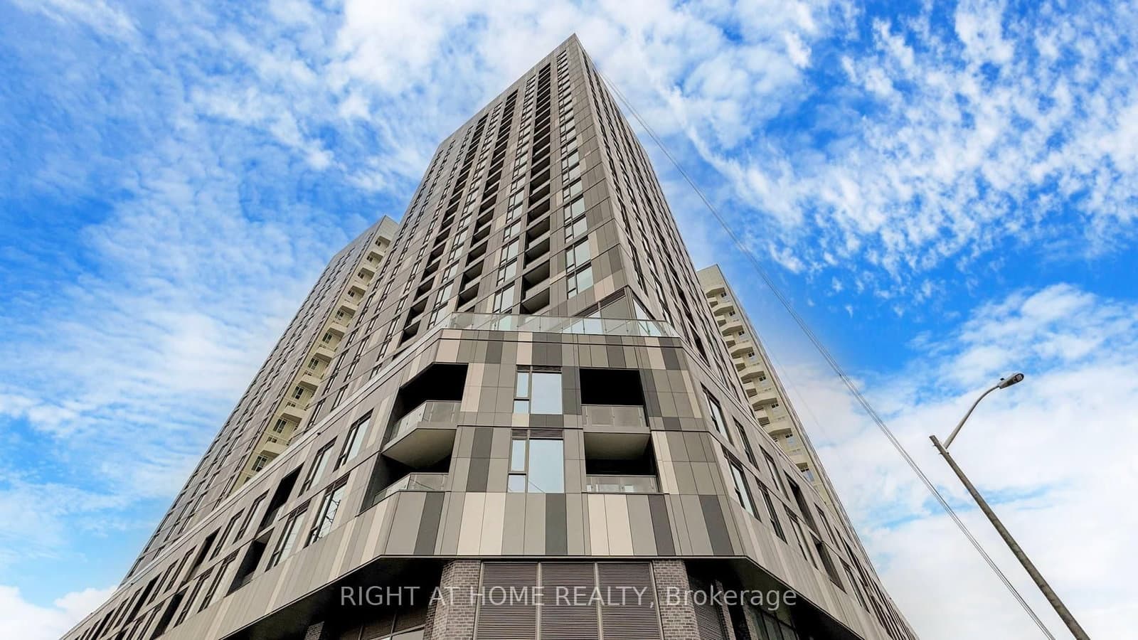 10 Abeja Street, Unit 914