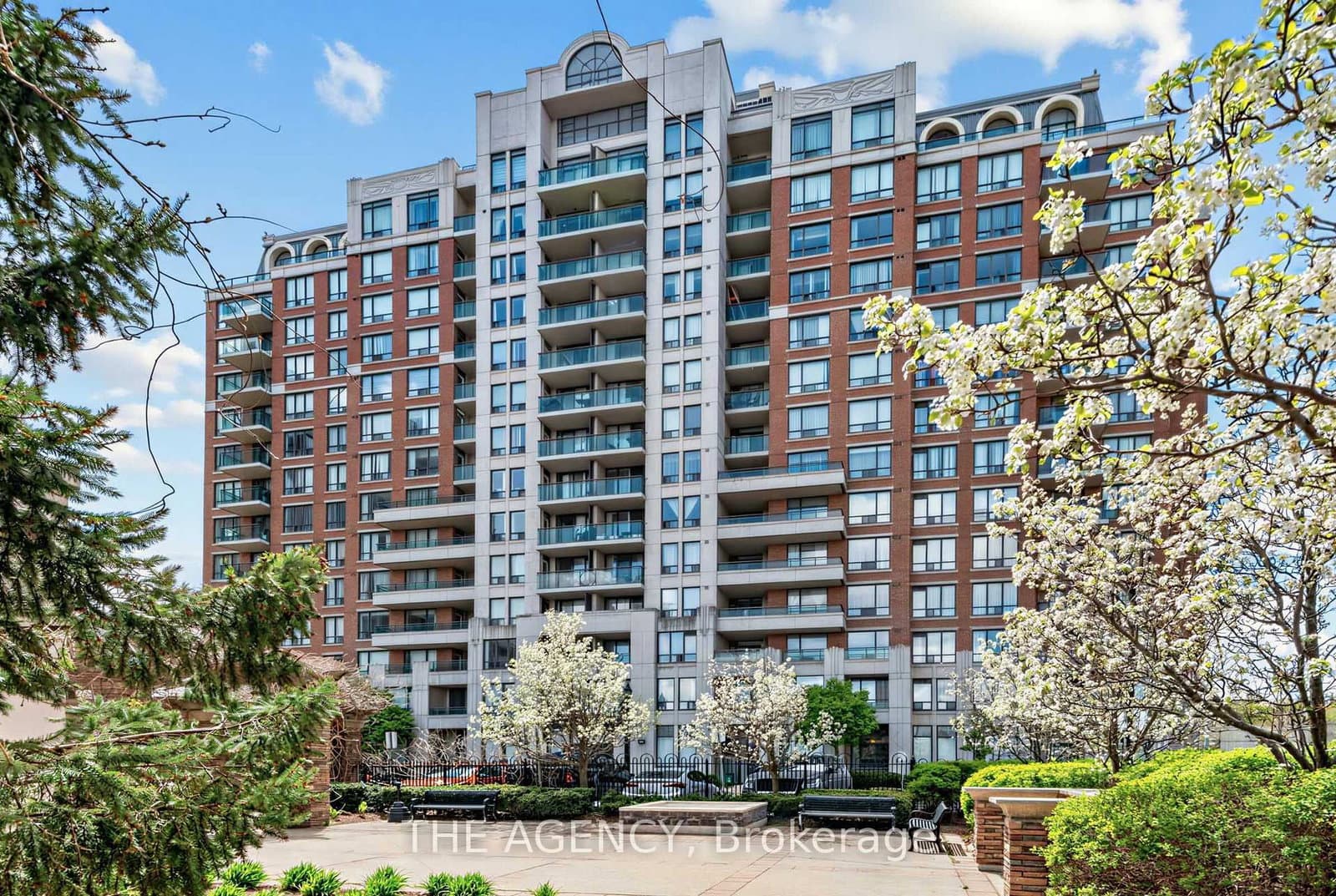 #409 - 330 Red Maple Road