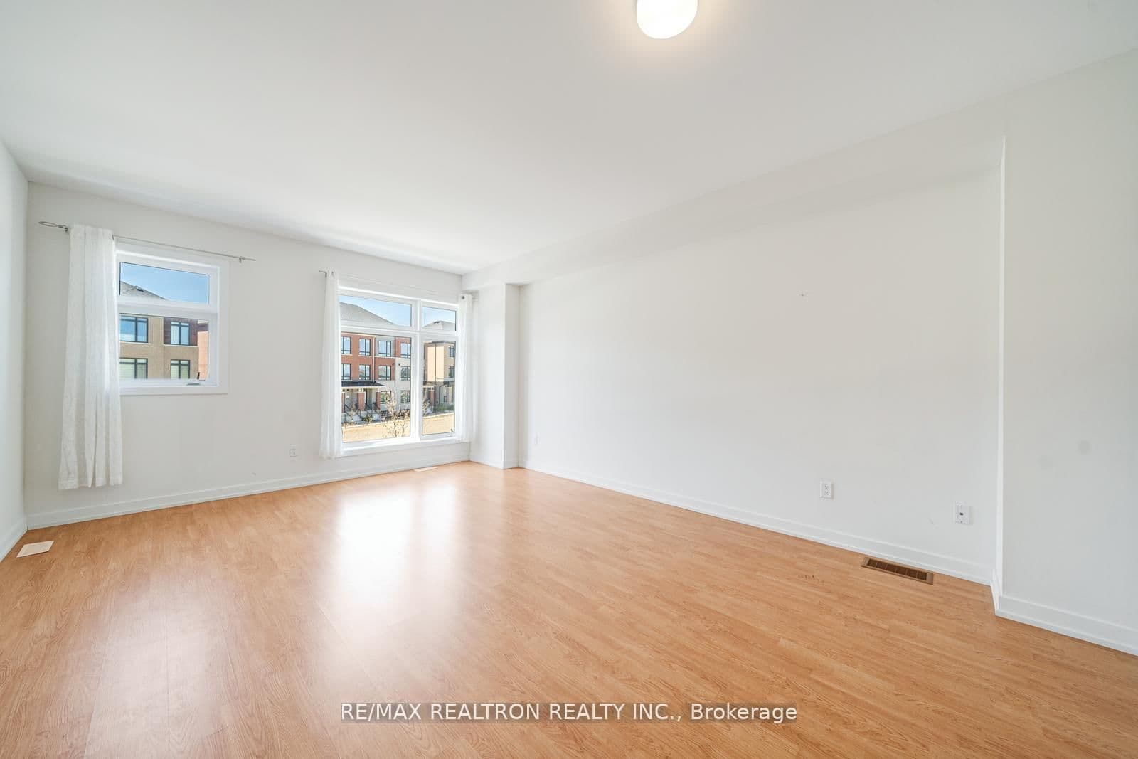 119 Cornell Rouge Boulevard thumbnail 24
