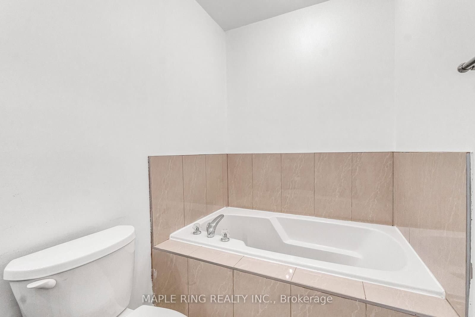 36 Laurelhurst Crescent thumbnail 19