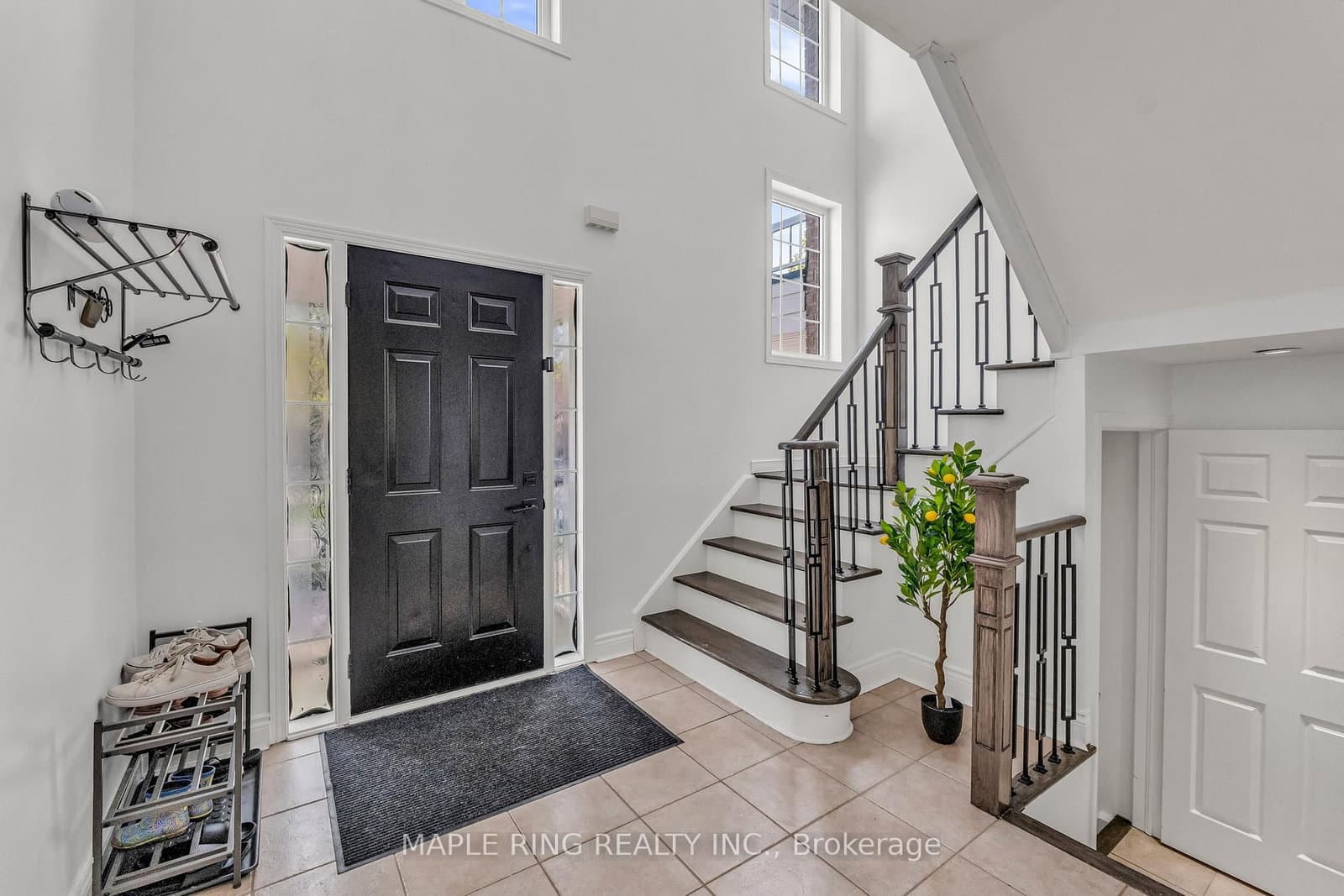 36 Laurelhurst Crescent thumbnail 2