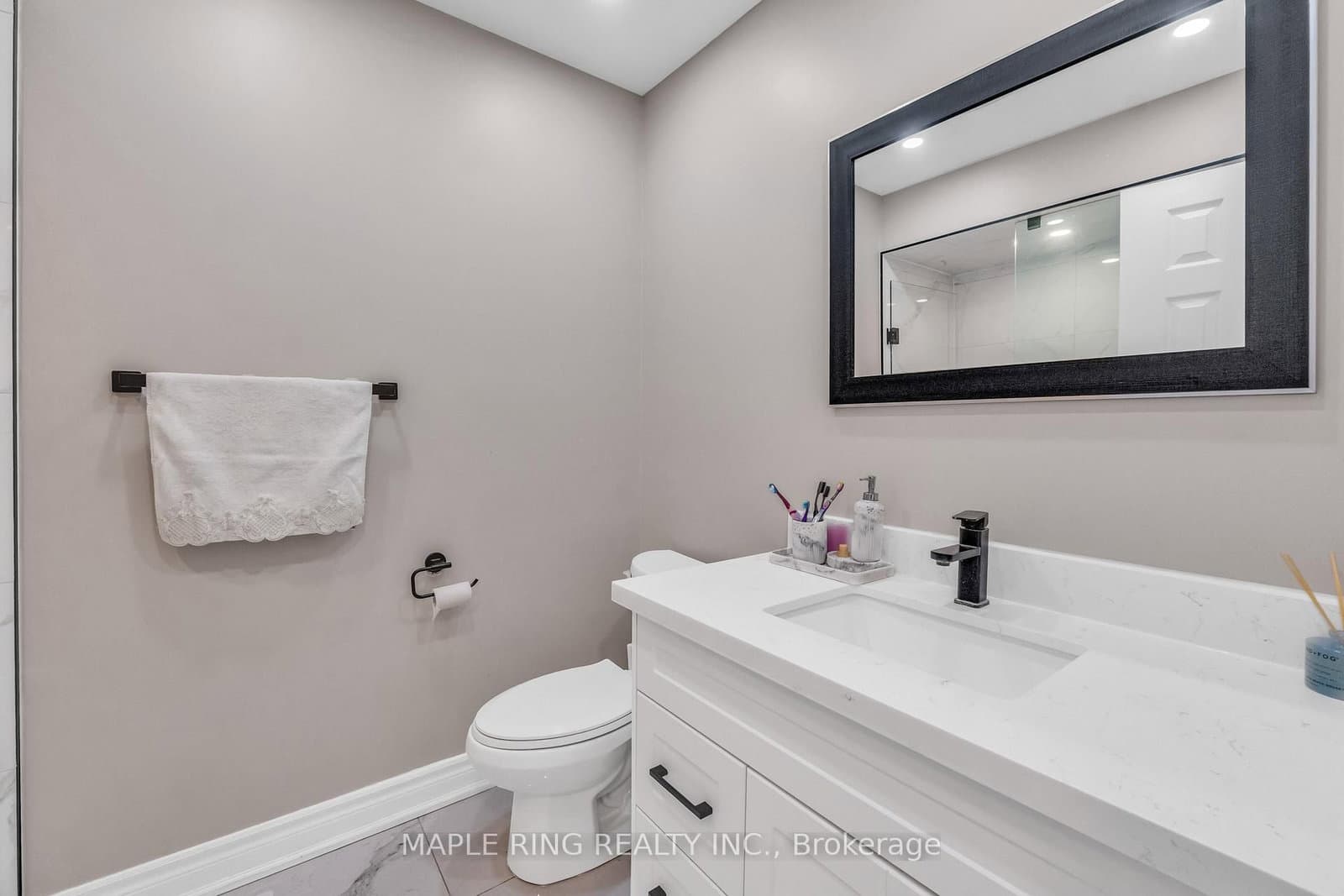 36 Laurelhurst Crescent thumbnail 24