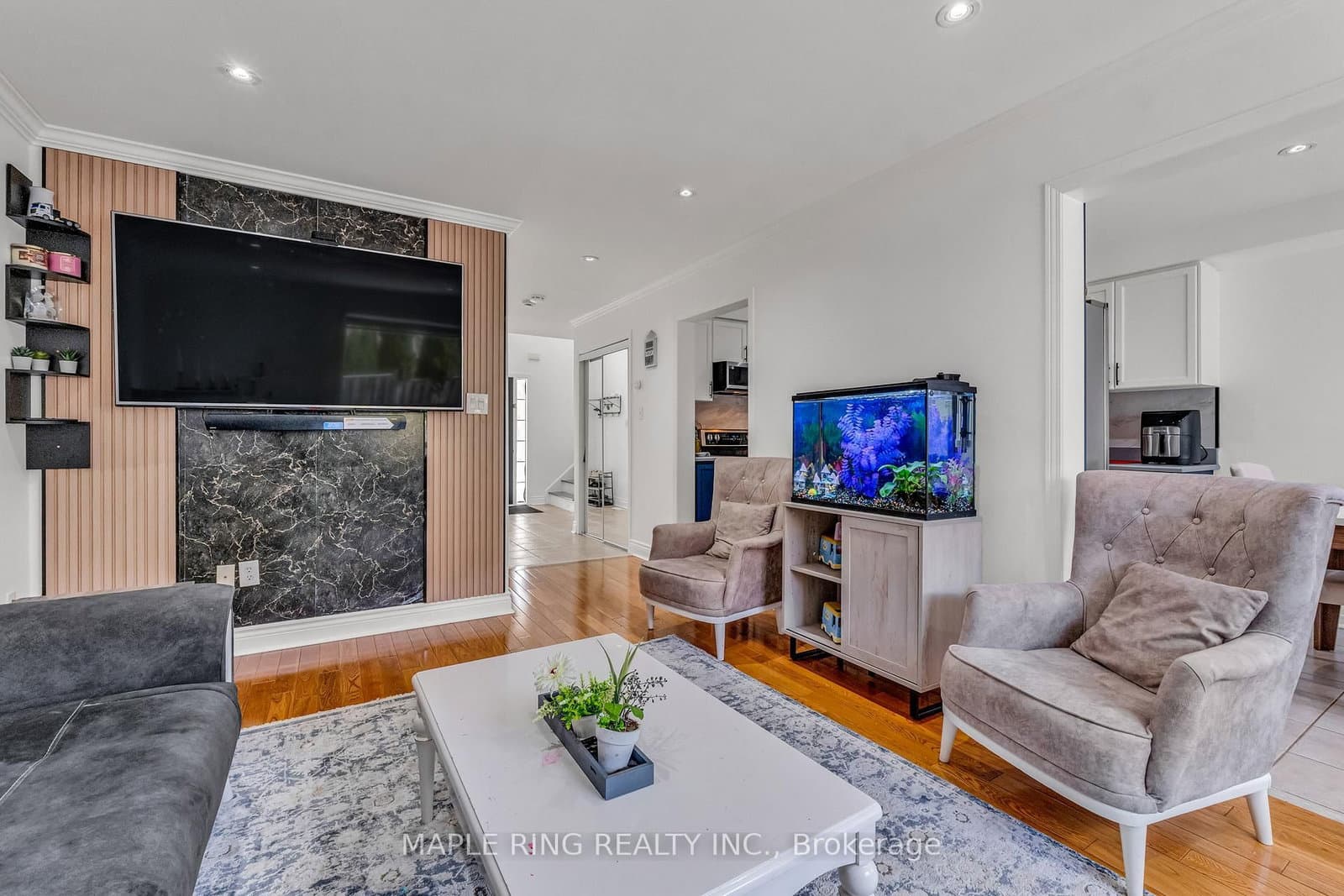 36 Laurelhurst Crescent thumbnail 4