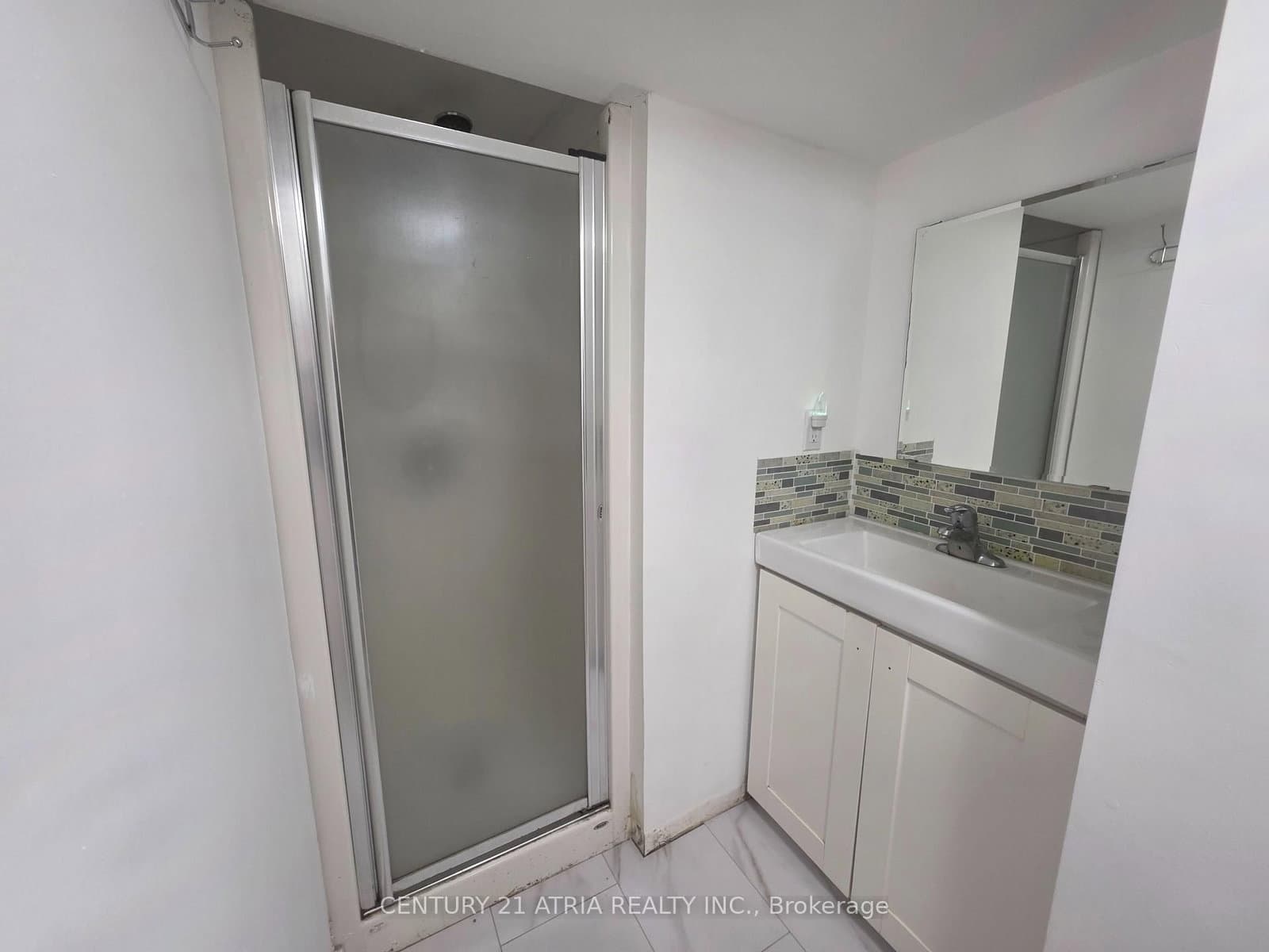 19 Meadowview Avenue, Unit Lower thumbnail 7