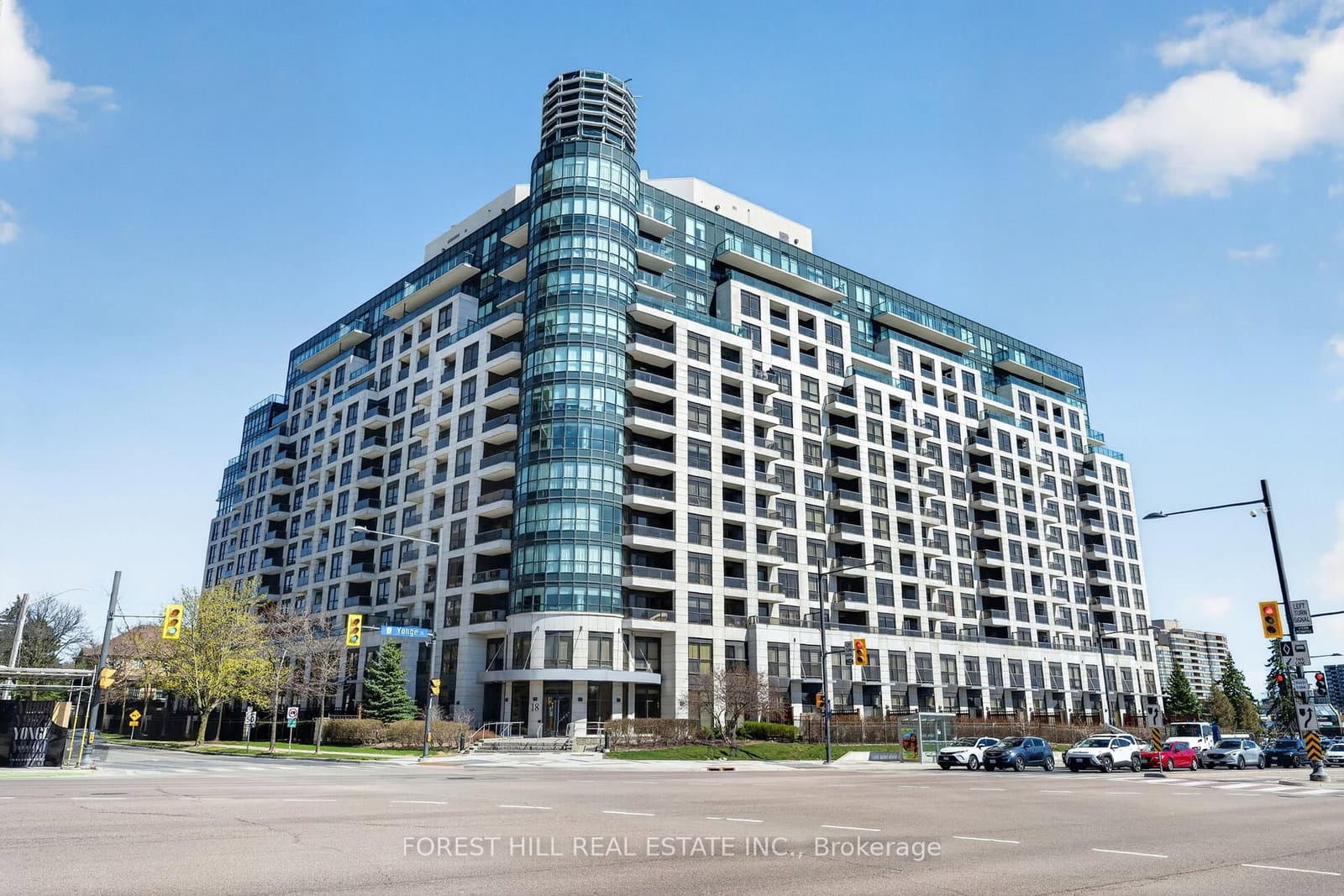 #1121 - 18 Harding Boulevard