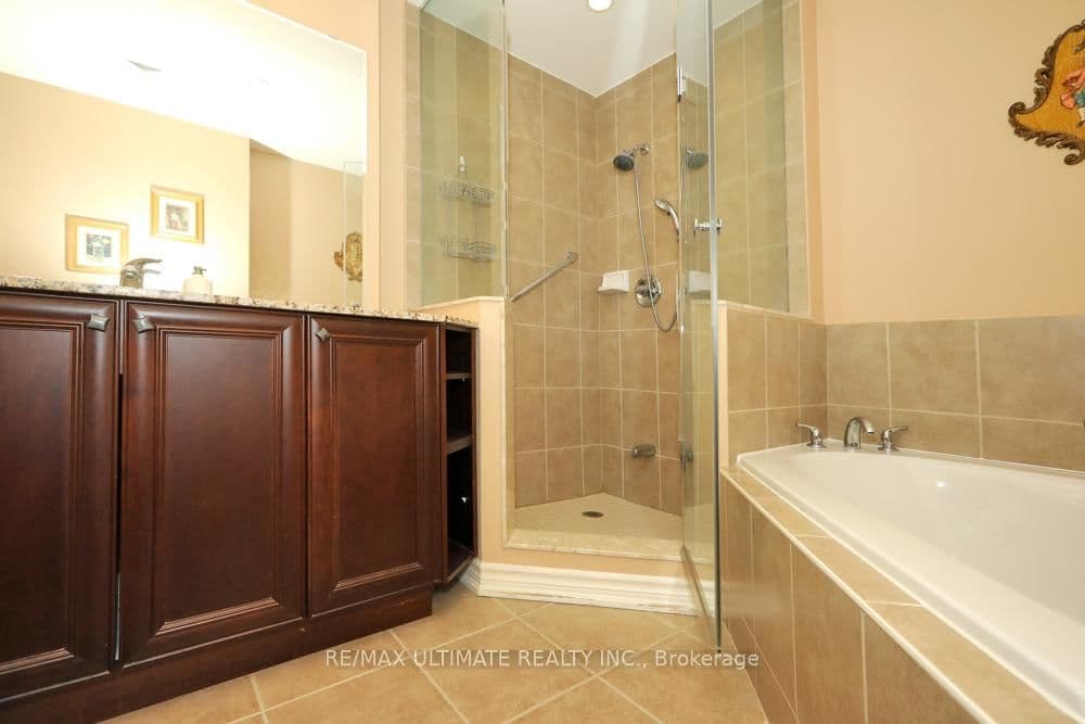 9235 Jane Street, Unit 407 thumbnail 16