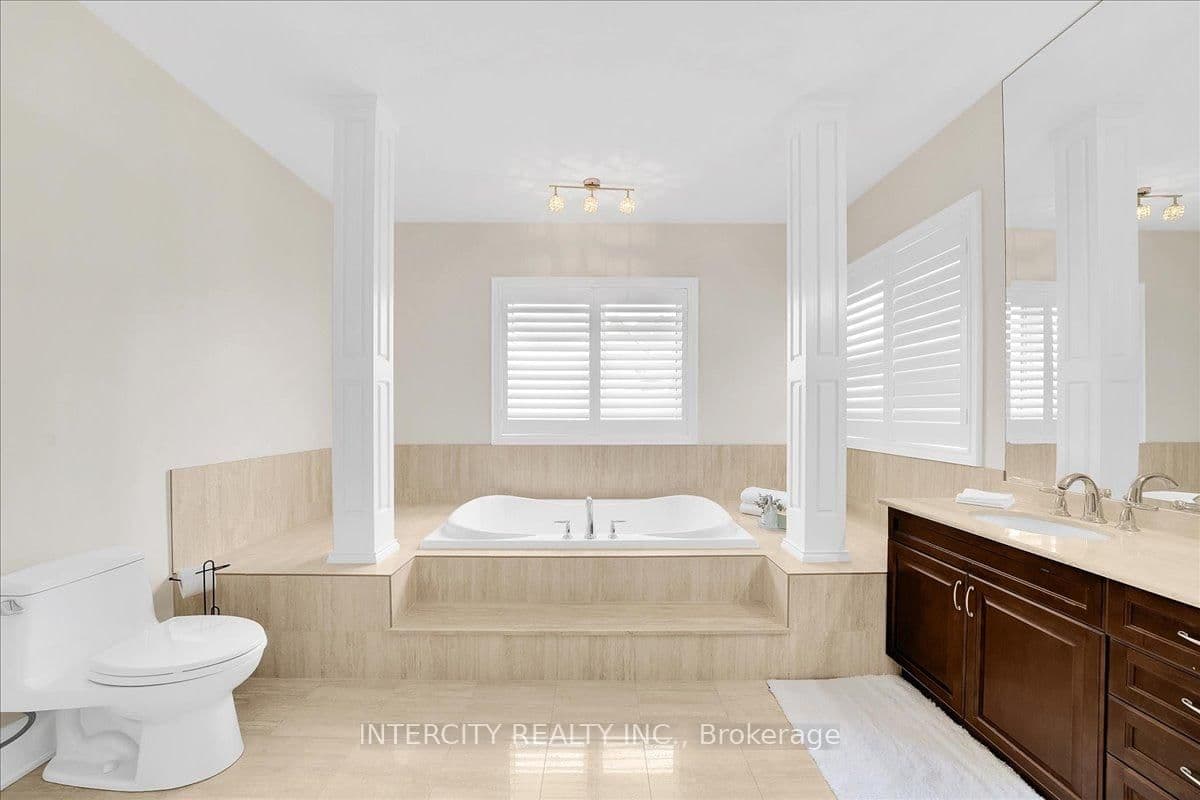 233 Carisbrooke Circle thumbnail 32