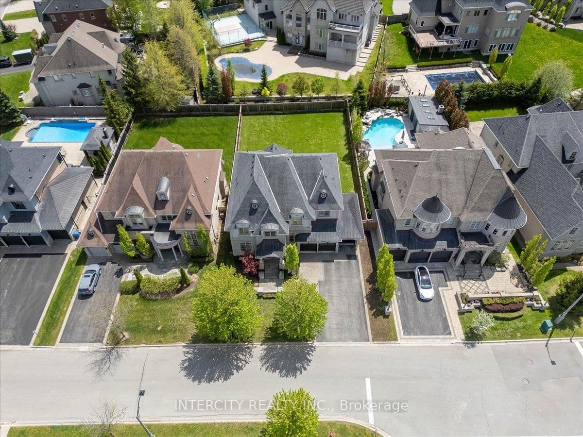 233 Carisbrooke Circle thumbnail 48