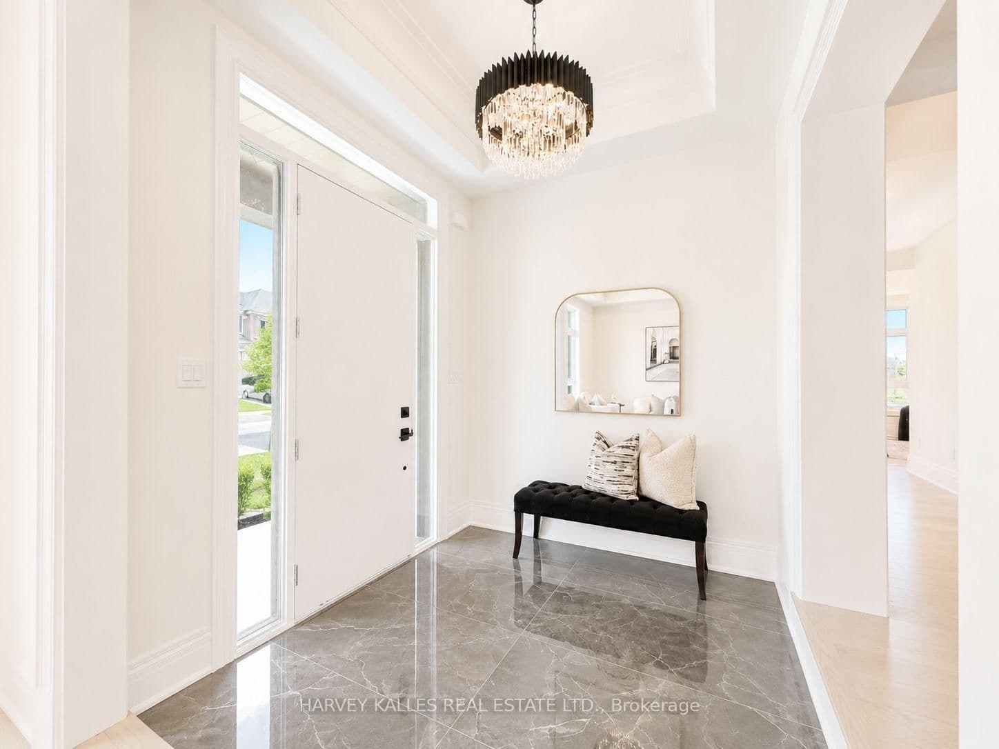 107 Winthrop Crescent thumbnail 5