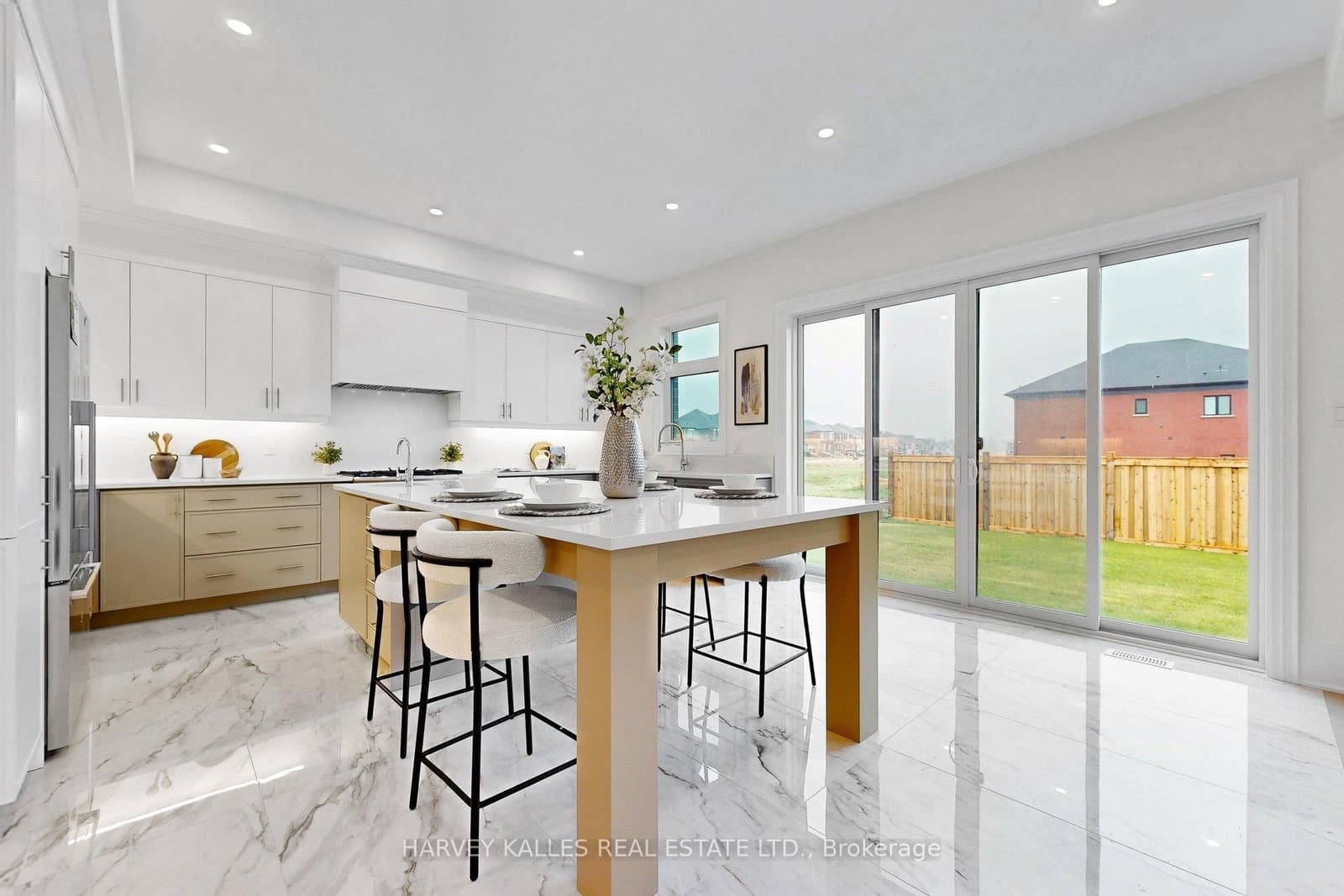 107 Winthrop Crescent thumbnail 9