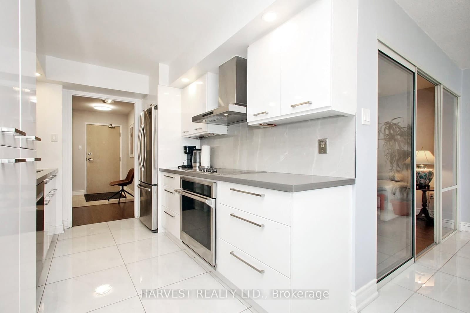 7 Townsgate Drive, Unit 1402 thumbnail 8