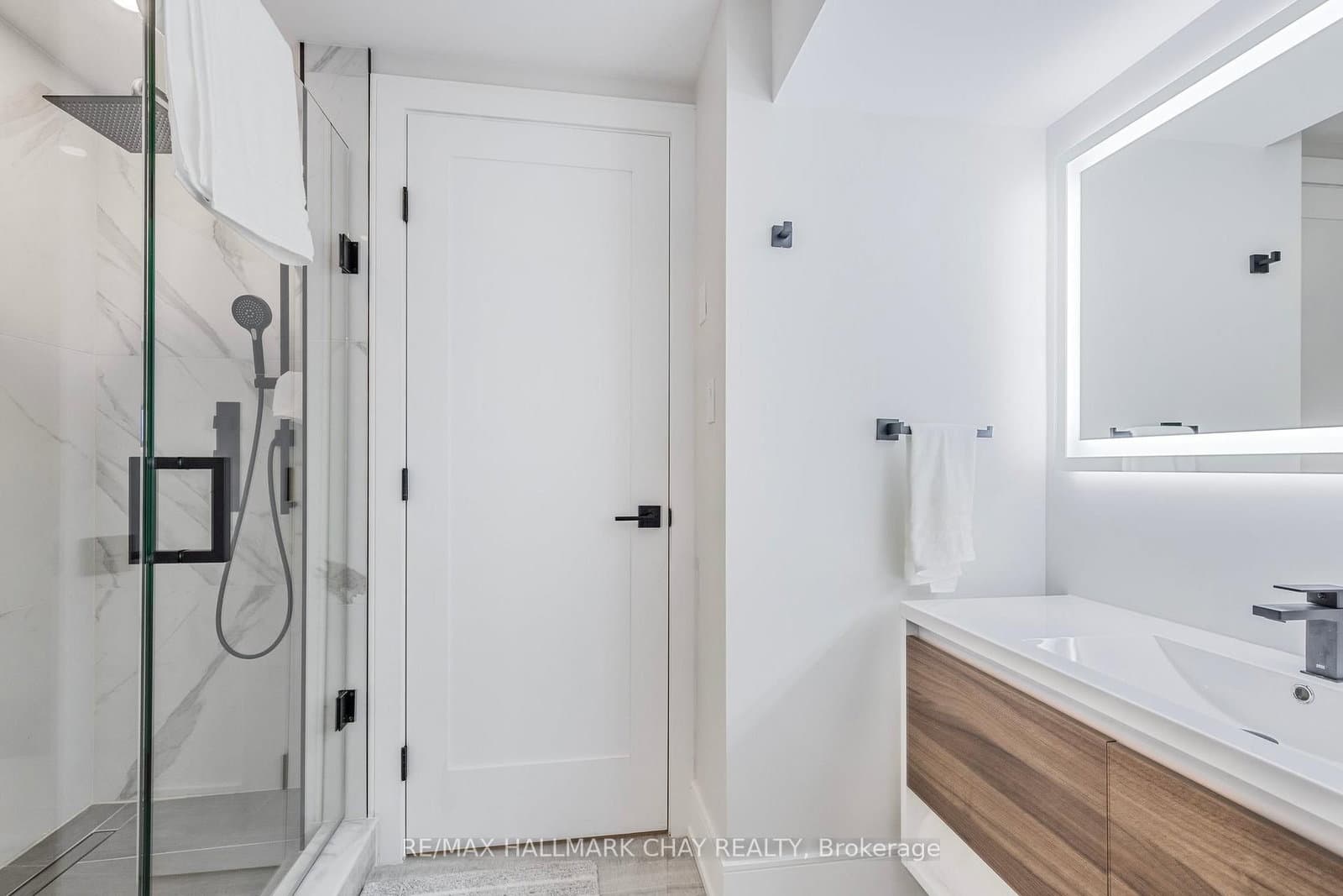 12 Tower Court, Unit Lower thumbnail 12