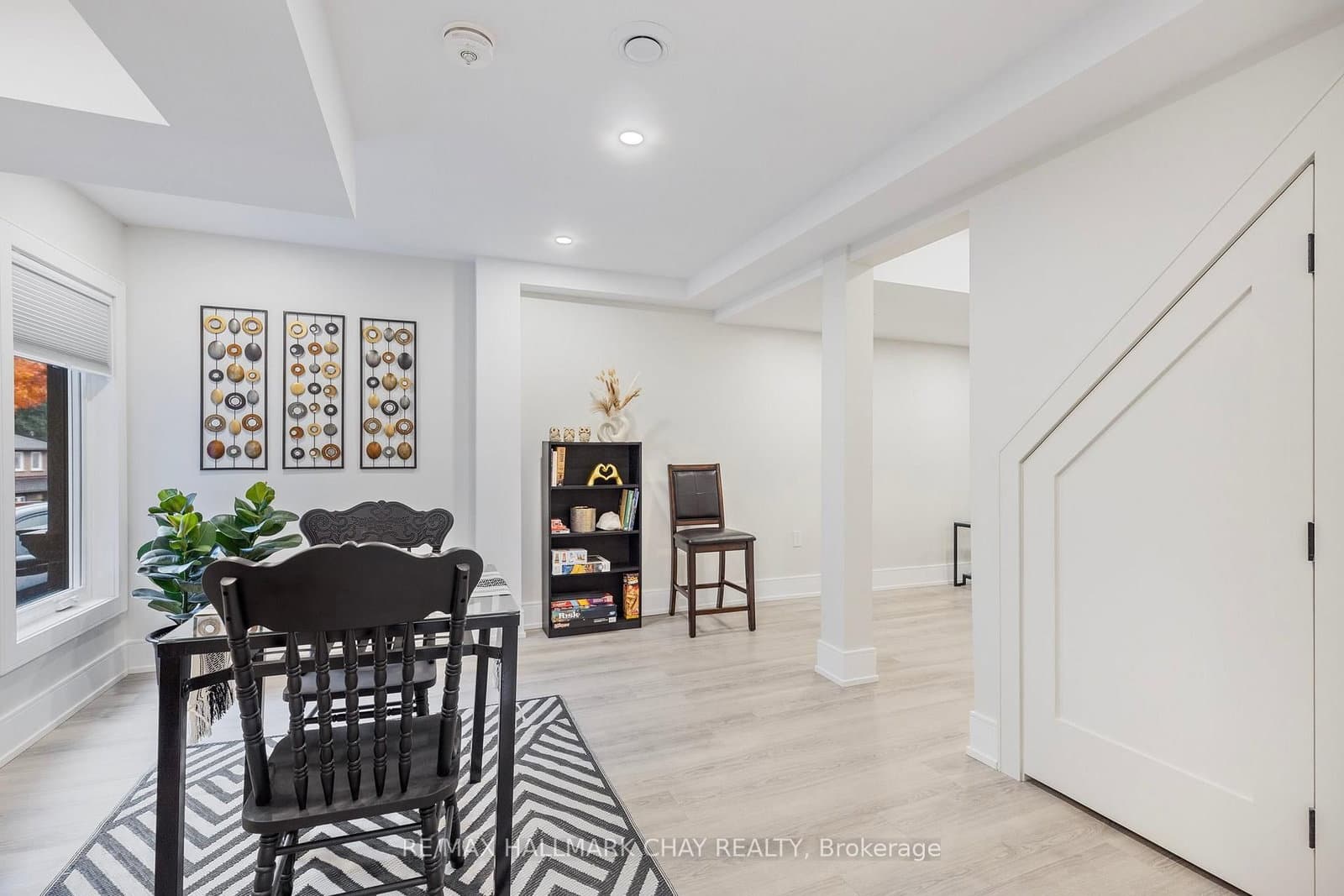 12 Tower Court, Unit Lower thumbnail 2