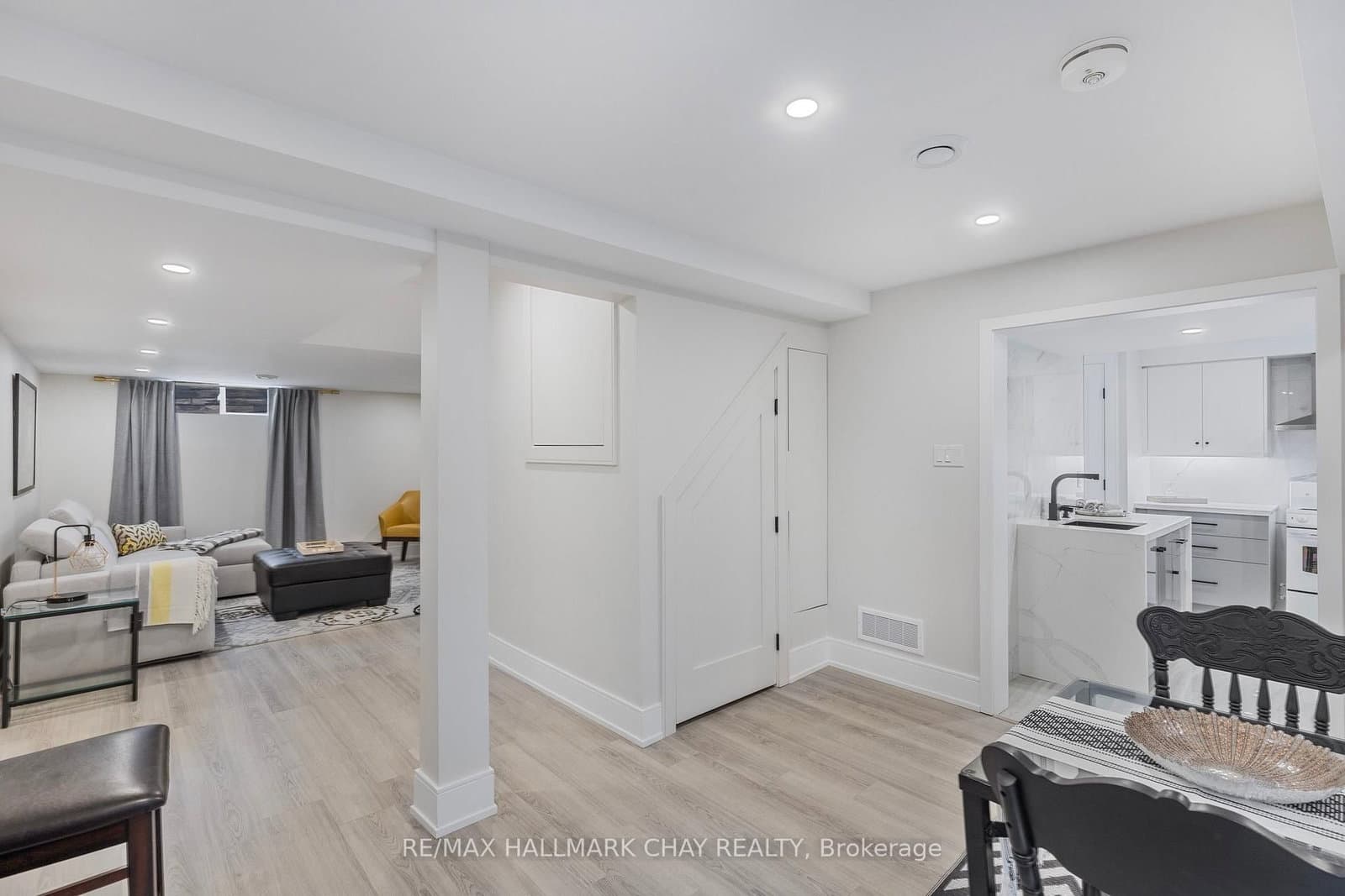 12 Tower Court, Unit Lower thumbnail 5