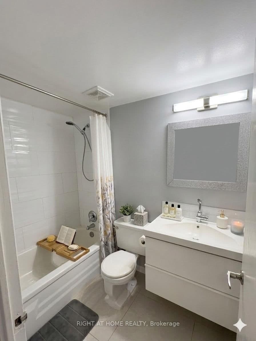 1 Royal Orchard Boulevard, Unit 803 thumbnail 14
