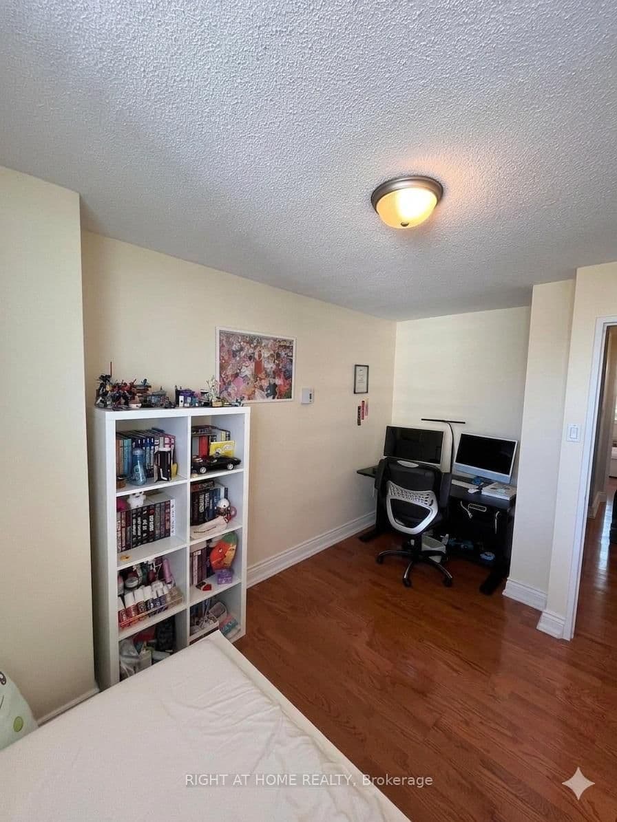 1 Royal Orchard Boulevard, Unit 803 thumbnail 19