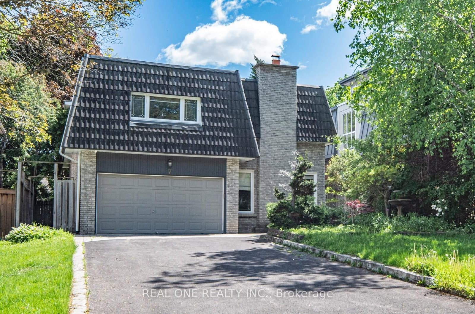 7 Hagerman Boulevard - Image 1