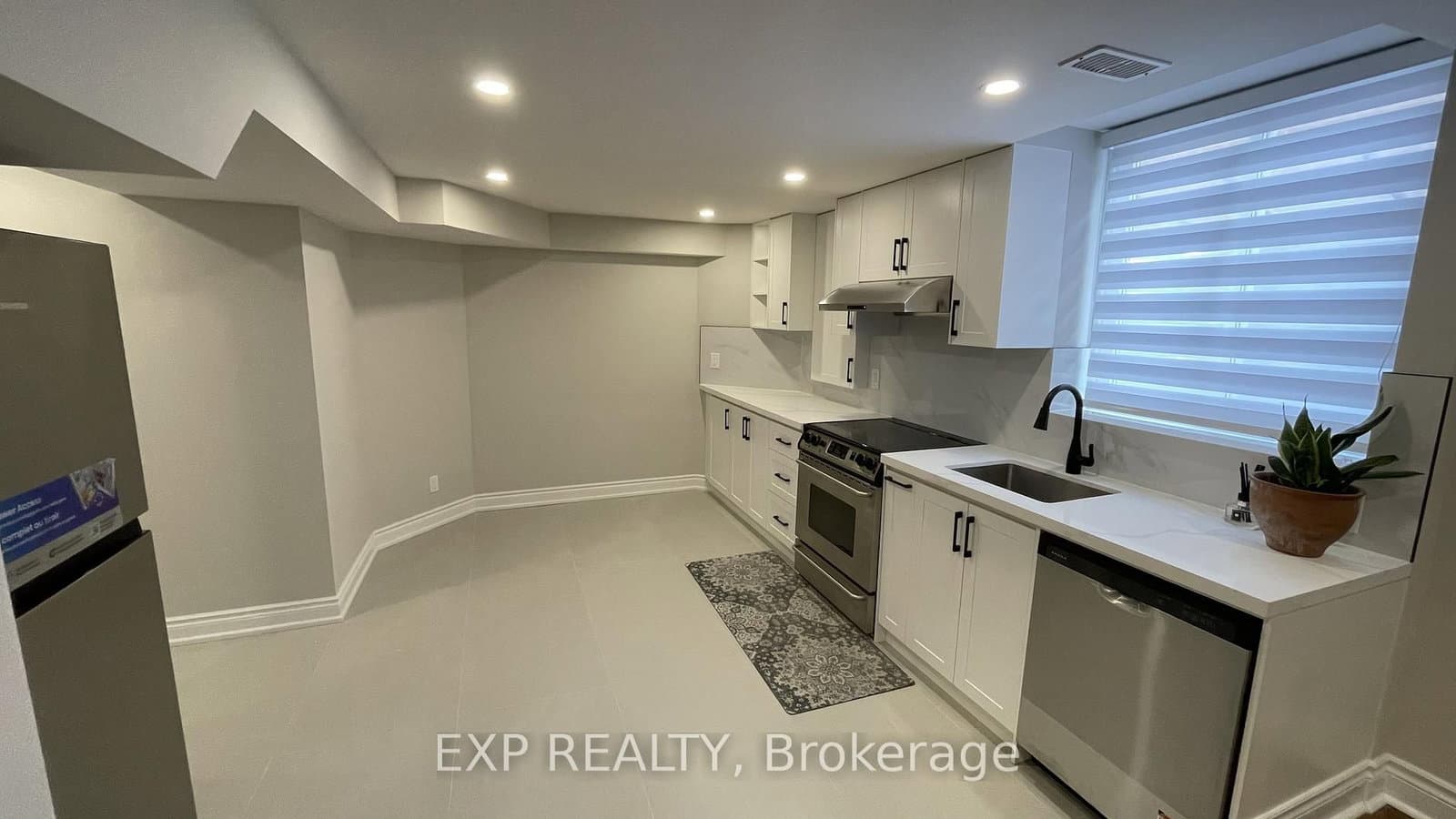 94 Lensmith Drive, Unit Basement thumbnail 3
