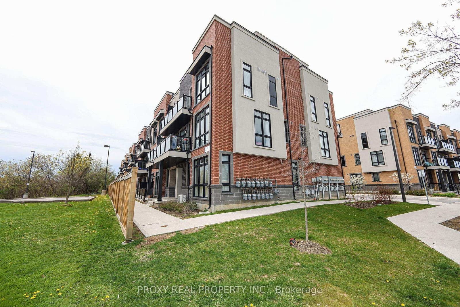 9 Phelps Lane, Unit 18 thumbnail 3