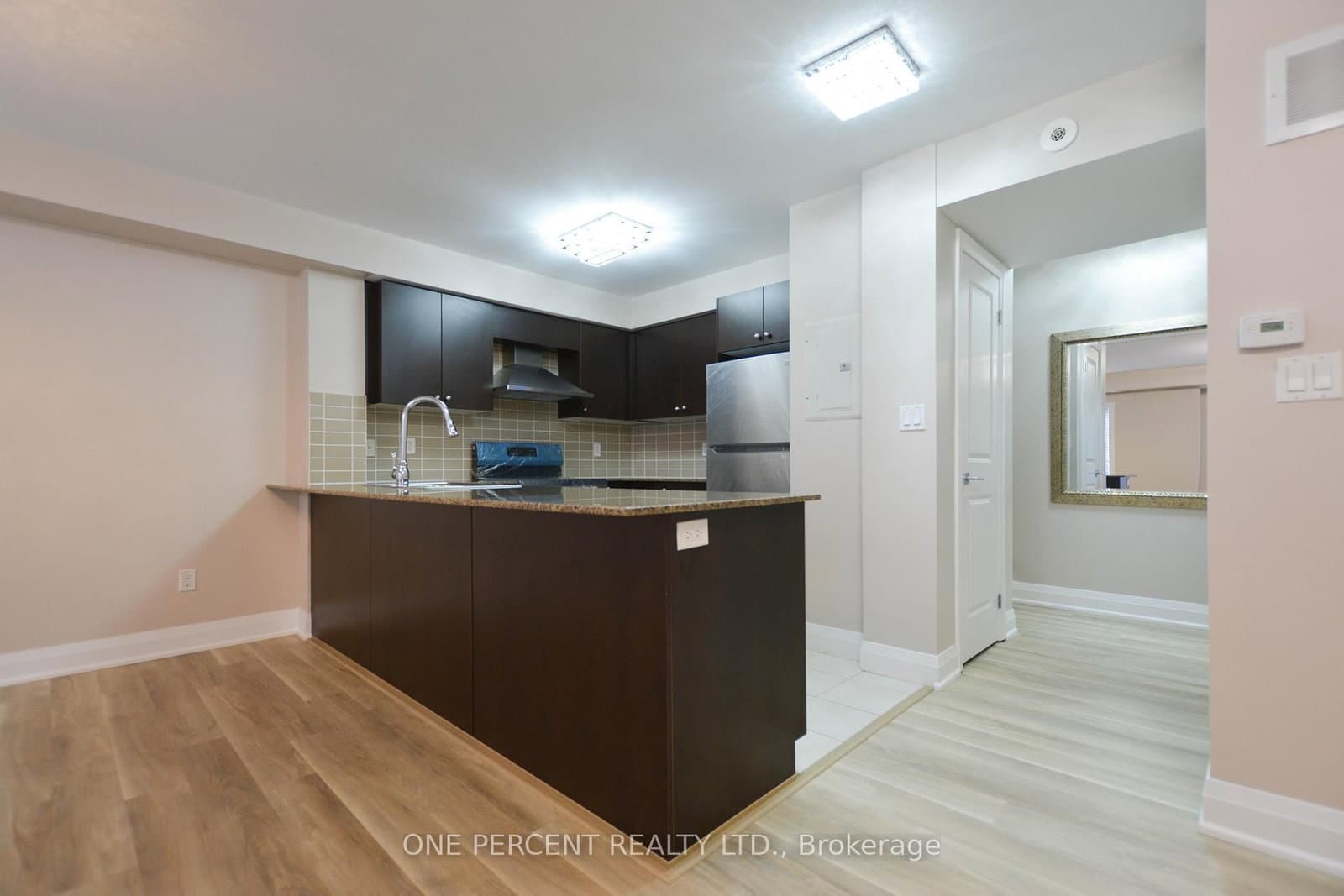 320 John Street, Unit 201 thumbnail 9