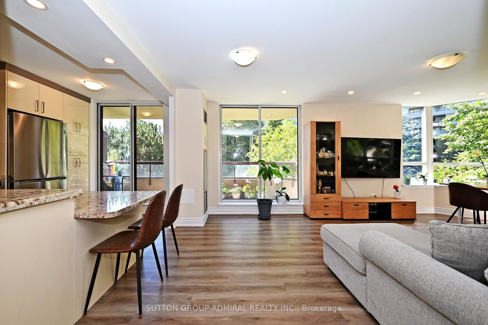 91 Townsgate Drive, Unit 203 thumbnail 3
