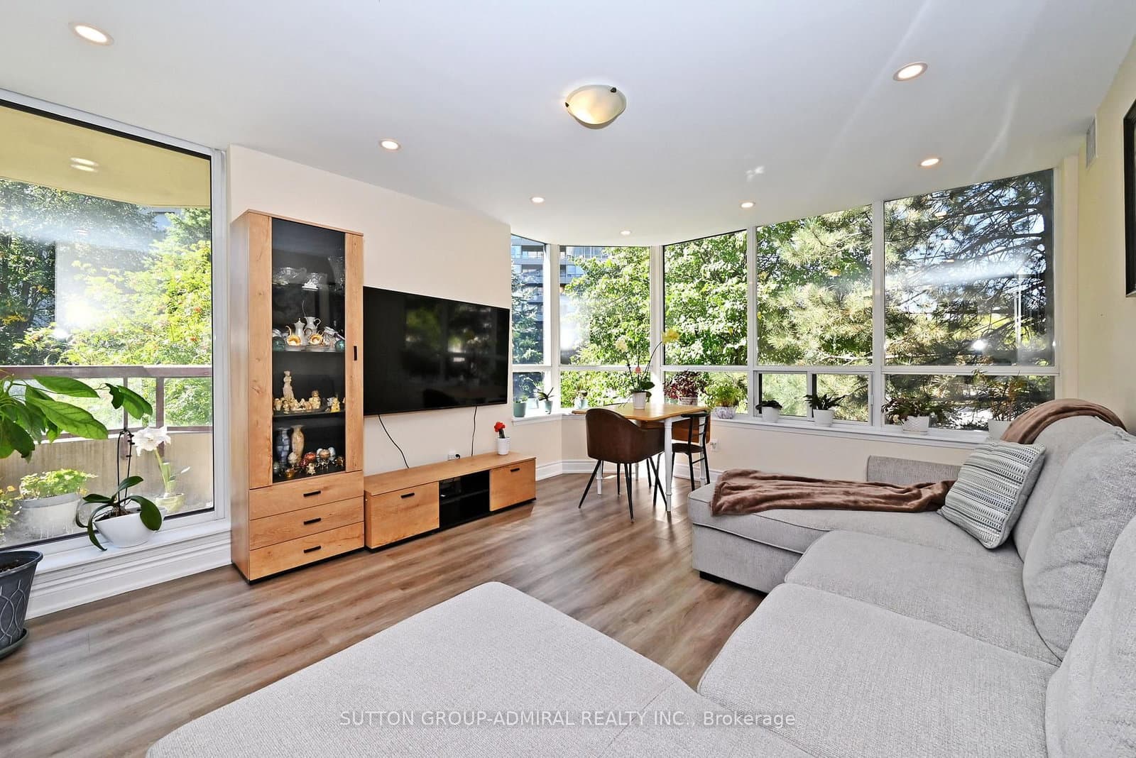 91 Townsgate Drive, Unit 203 thumbnail 6
