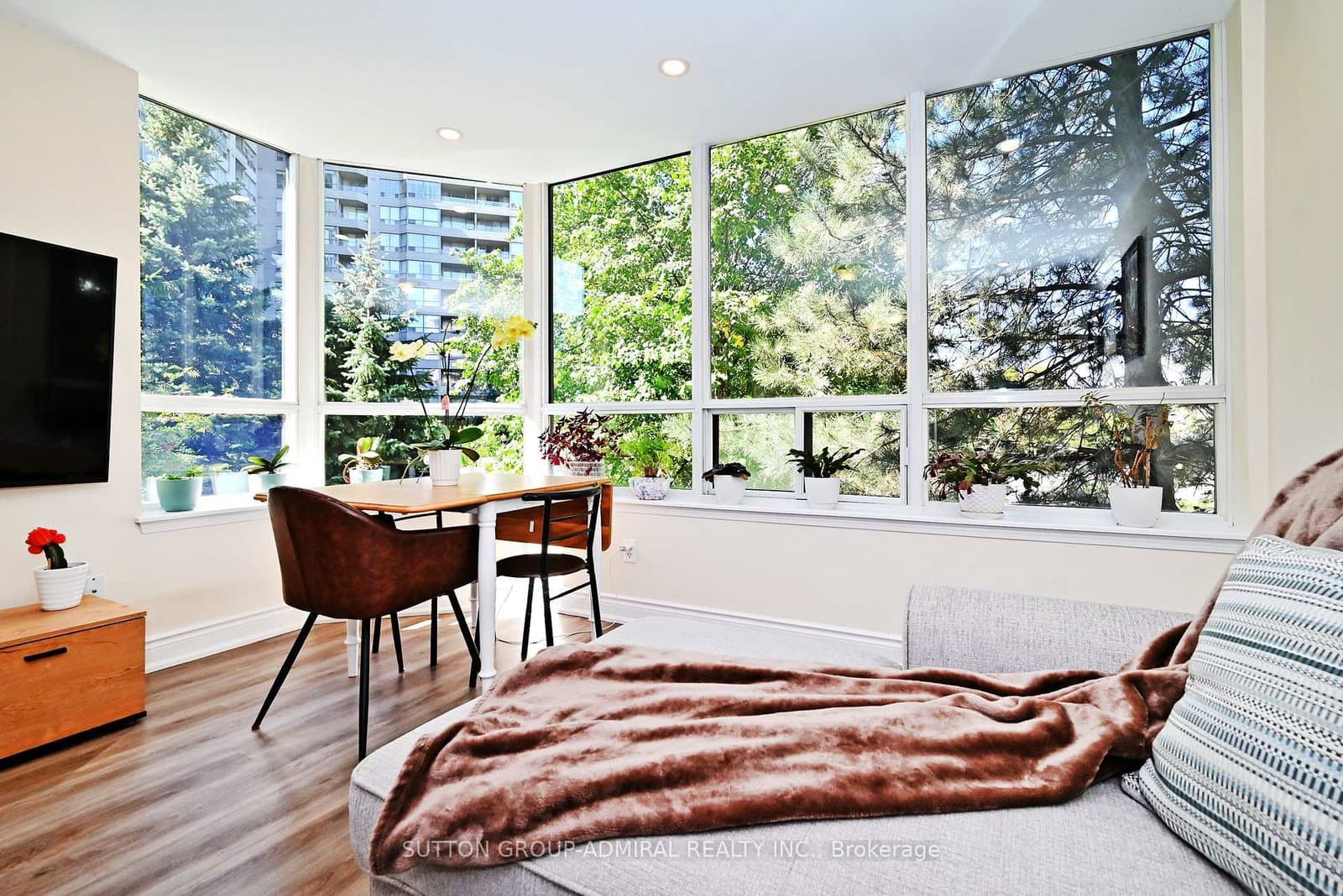 91 Townsgate Drive, Unit 203 thumbnail 9