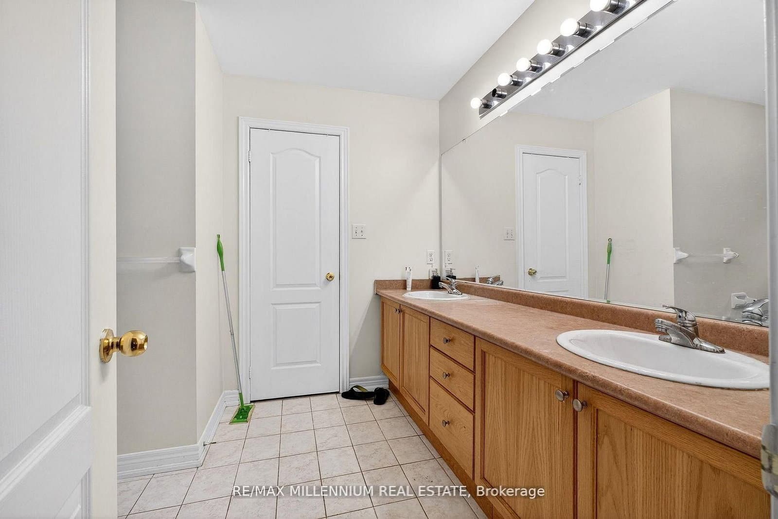 75 Twin Hill Crescent thumbnail 29