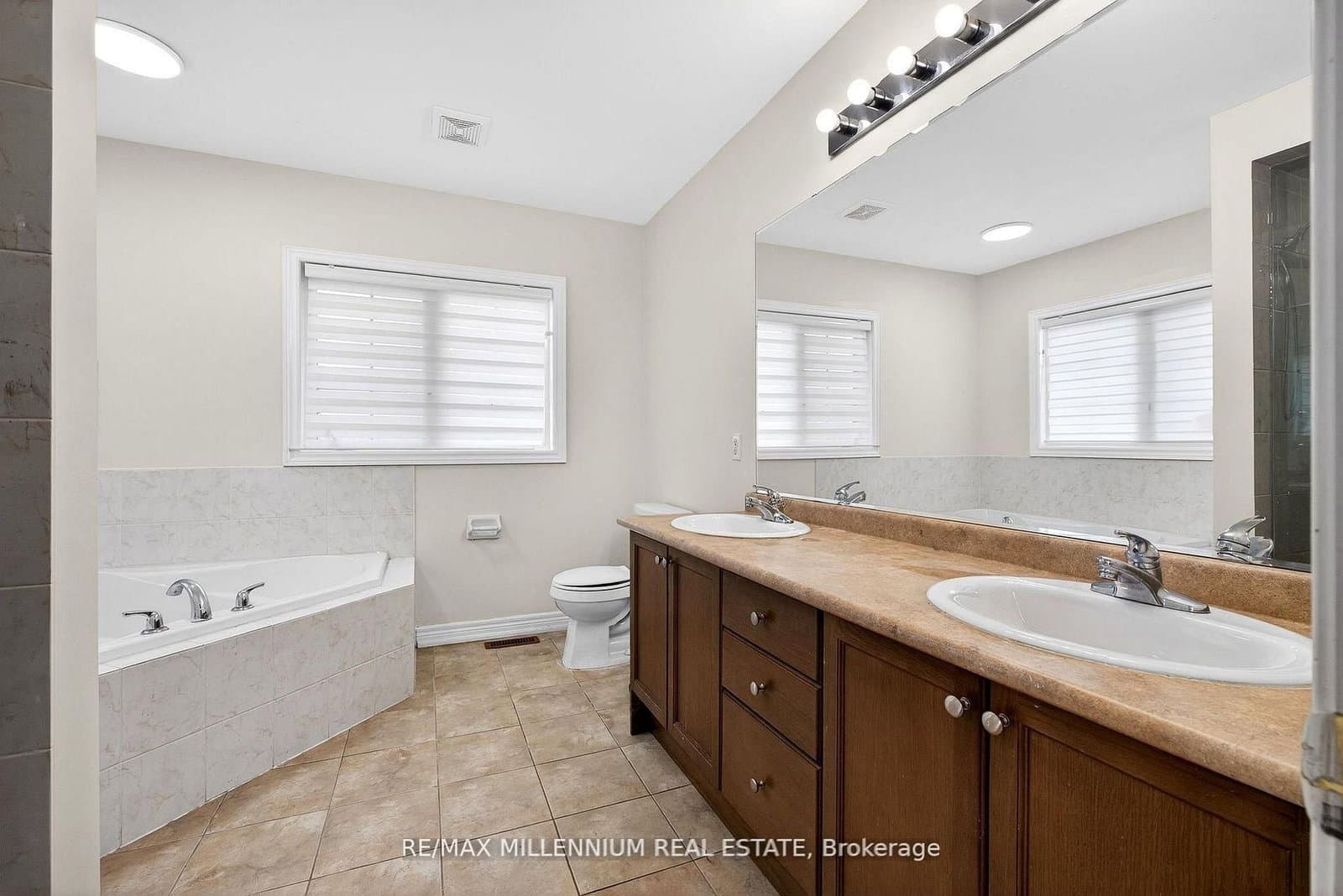 75 Twin Hill Crescent thumbnail 31