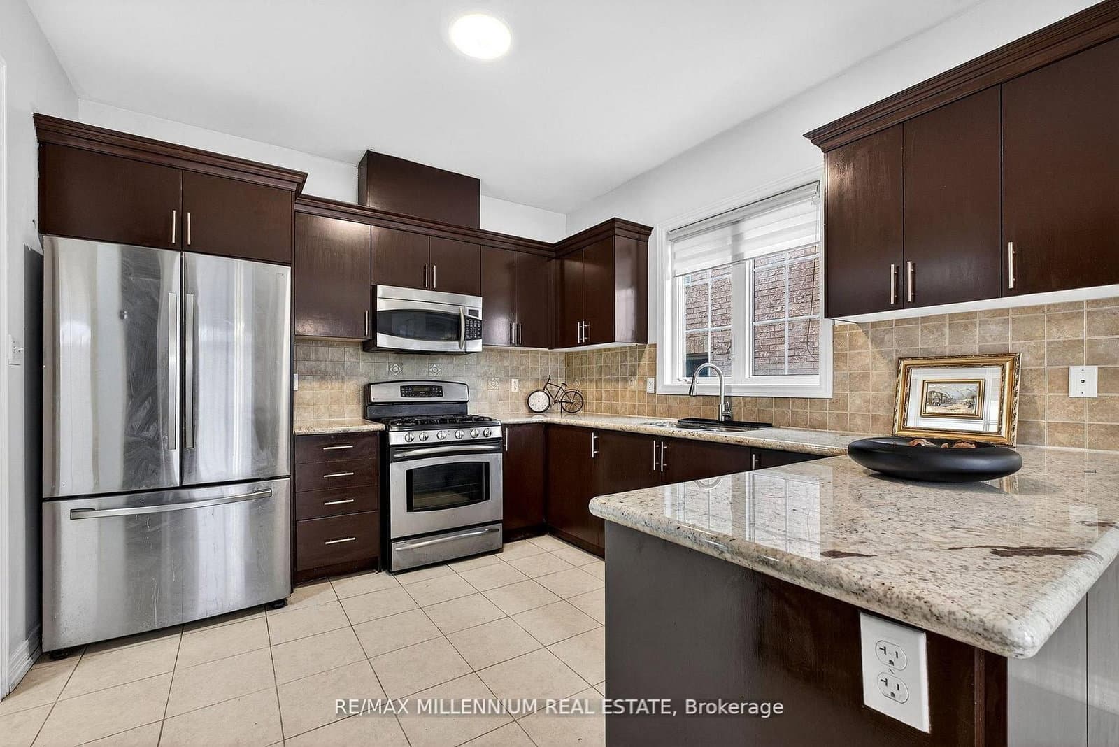 75 Twin Hill Crescent thumbnail 6