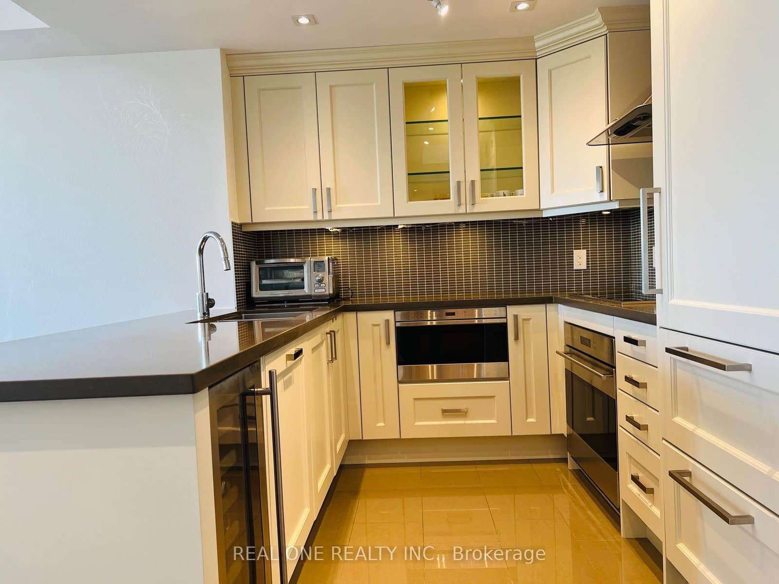 15 Stollery Pond Crescent, Unit 612 thumbnail 11