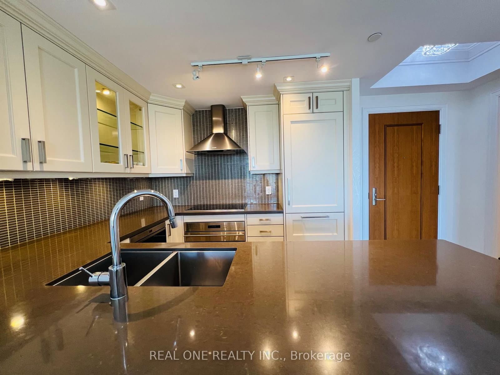 15 Stollery Pond Crescent, Unit 612 thumbnail 12
