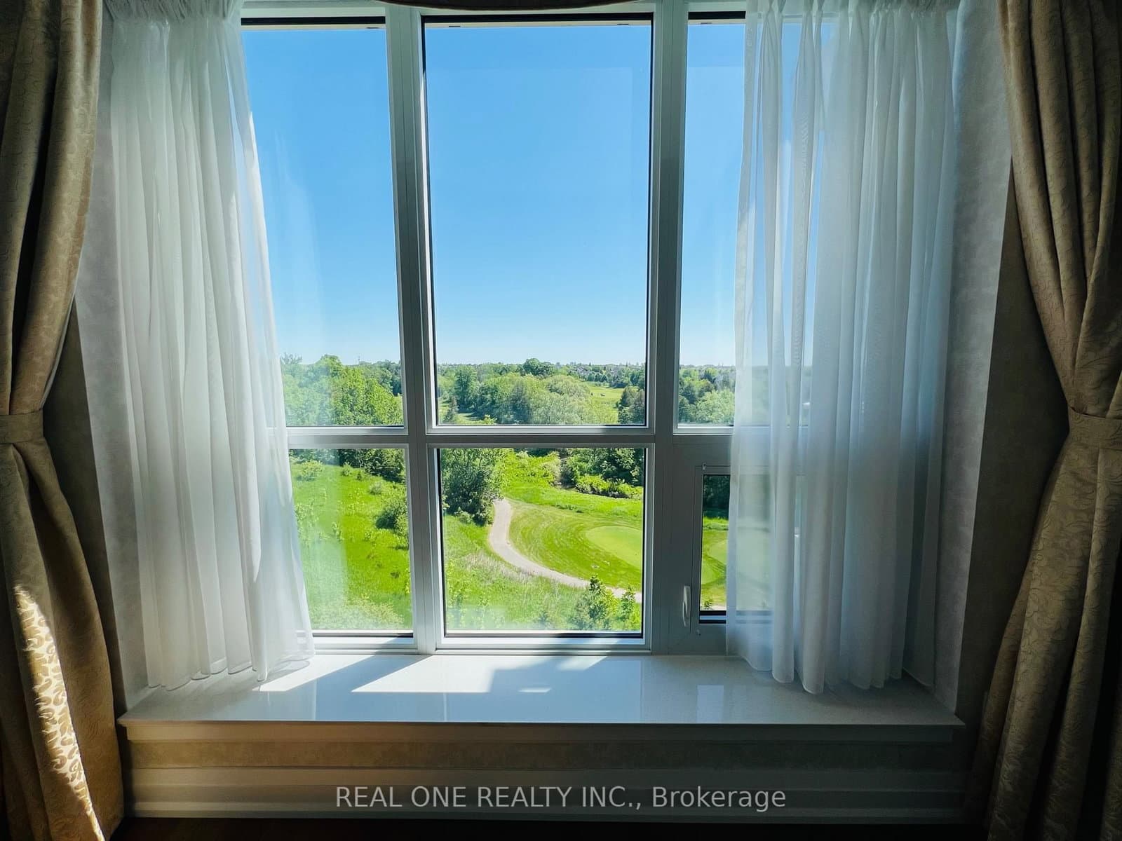 15 Stollery Pond Crescent, Unit 612 thumbnail 19